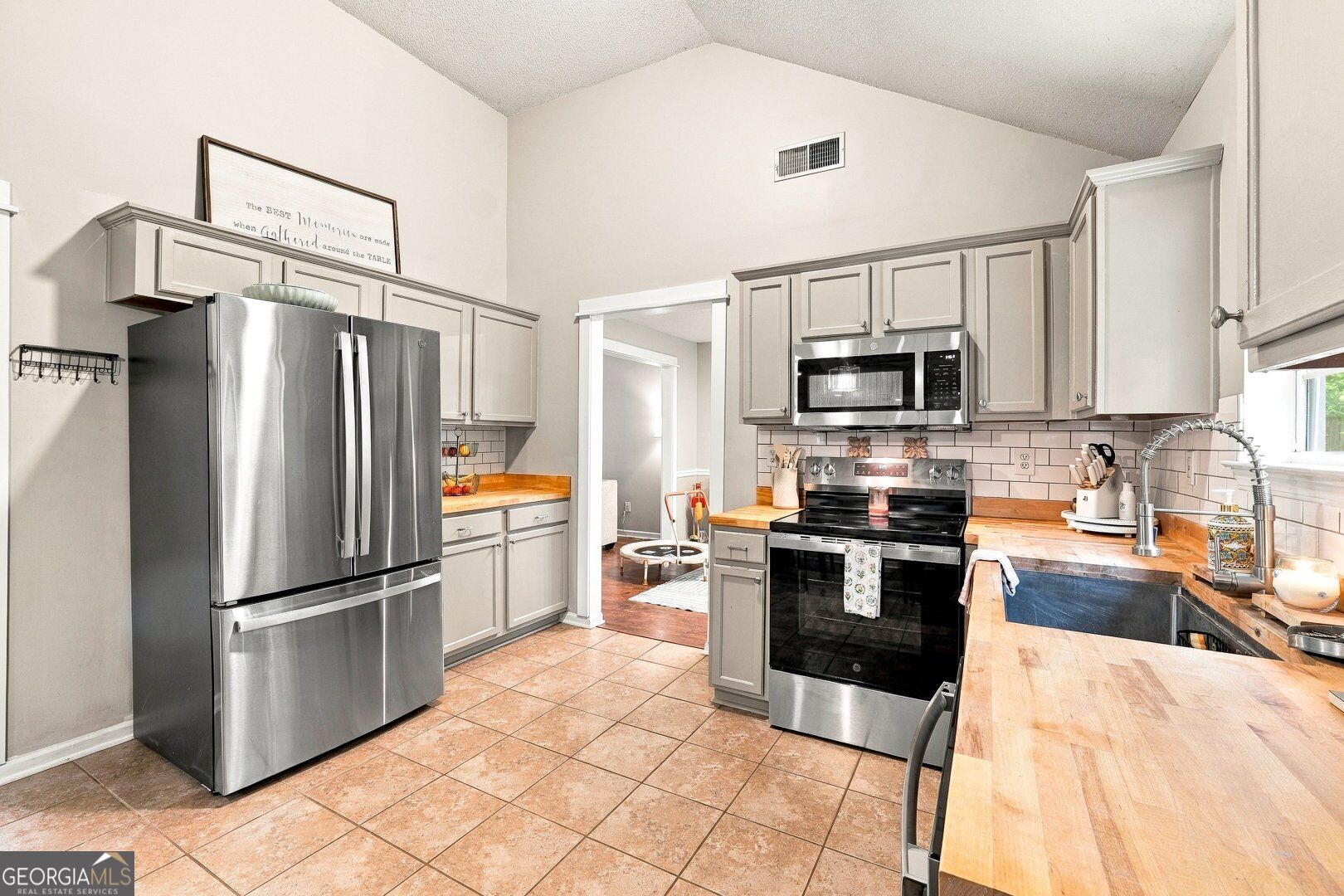 157 Hamilton Drive Property Photo 6