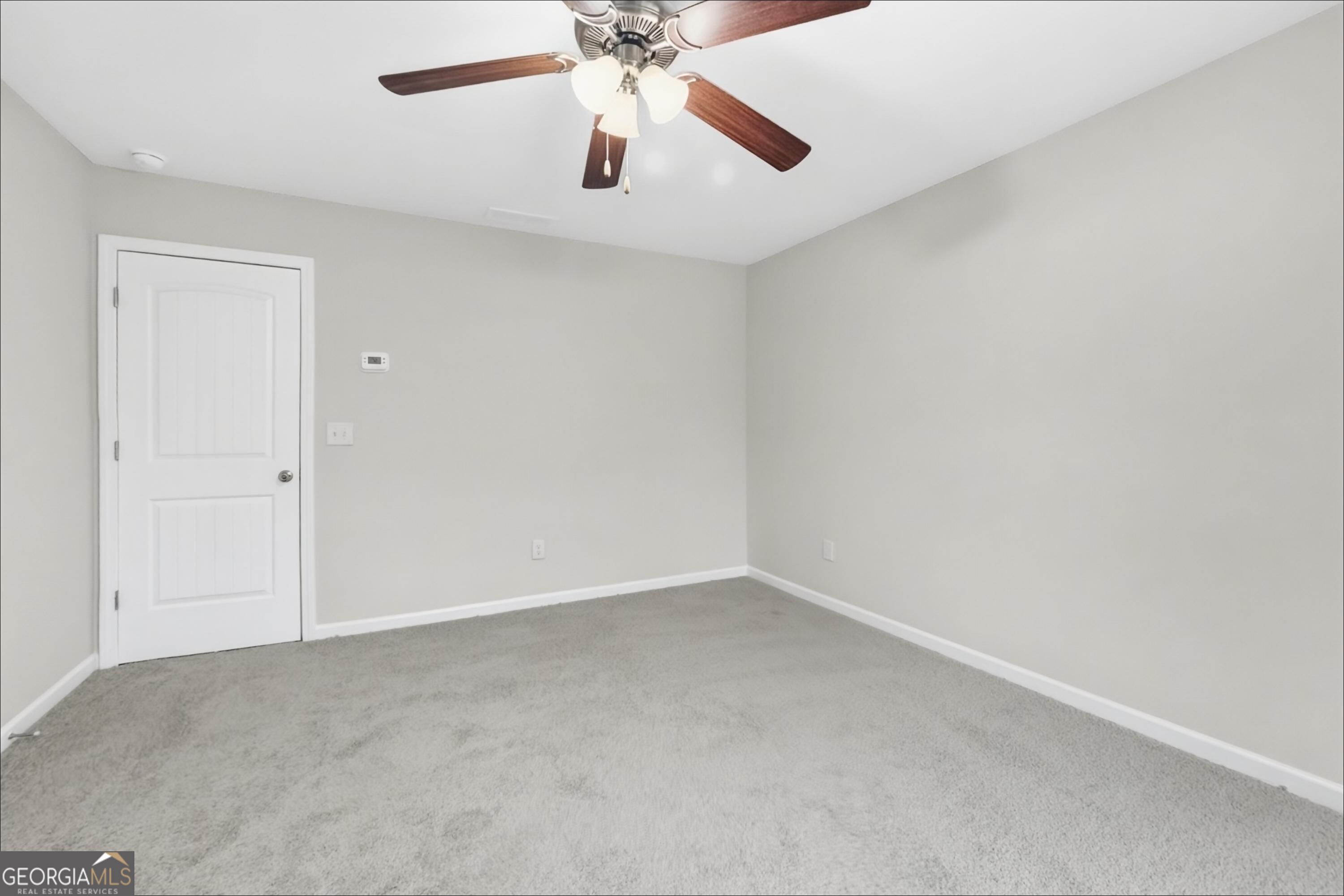 256 Leland Lane Property Photo 8