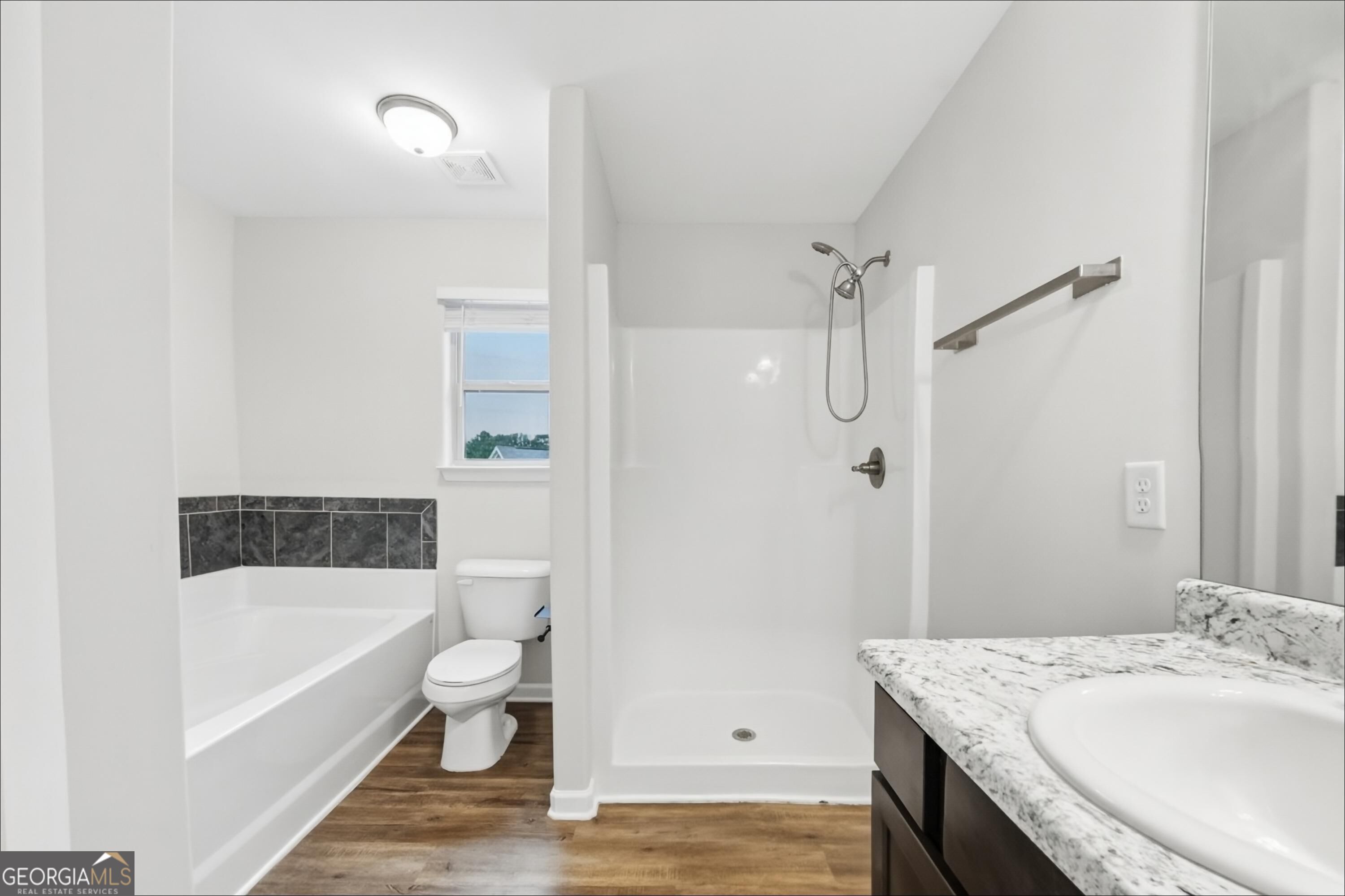 256 Leland Lane Property Photo 12