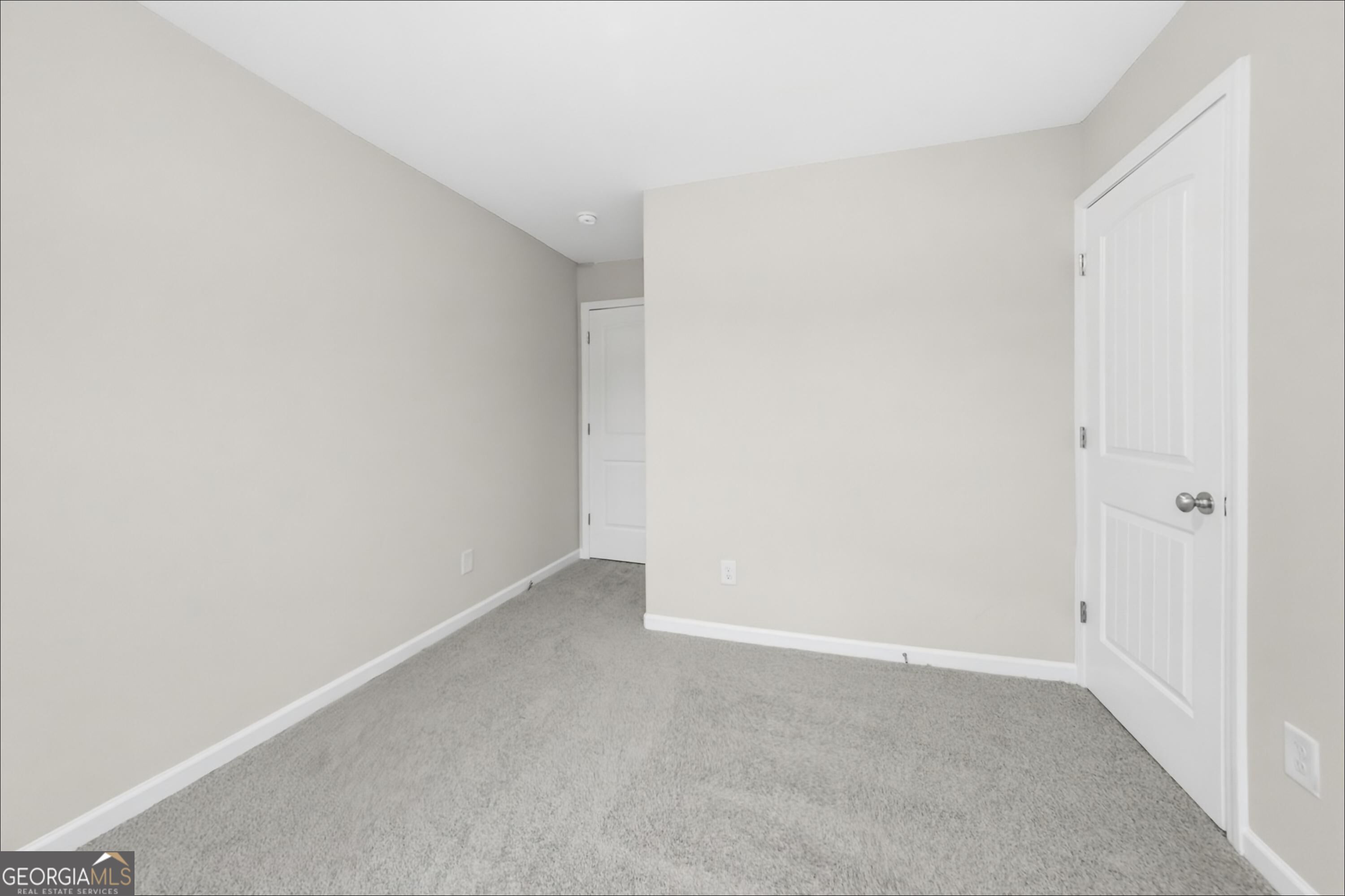256 Leland Lane Property Photo 13