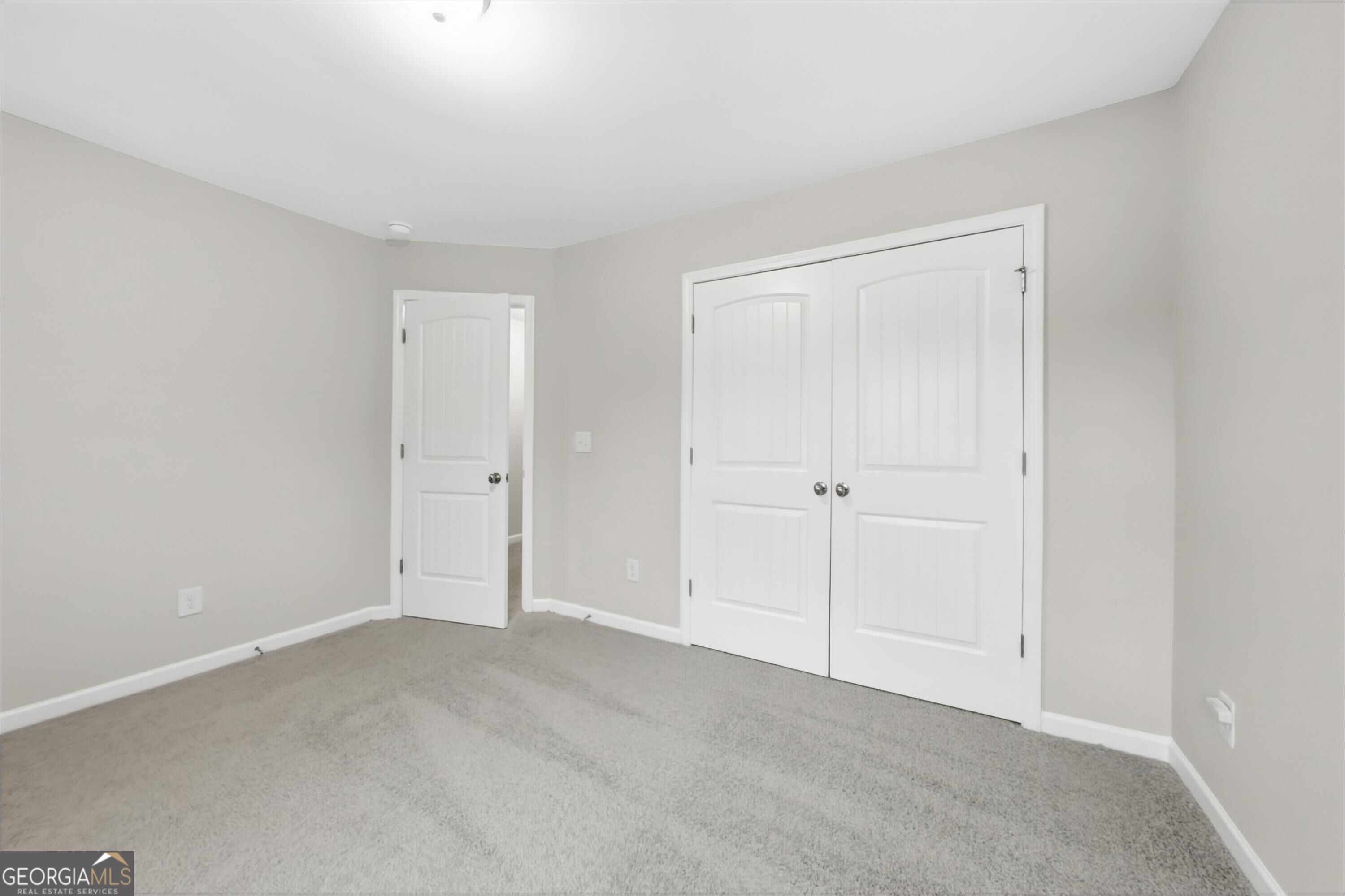256 Leland Lane Property Photo 17
