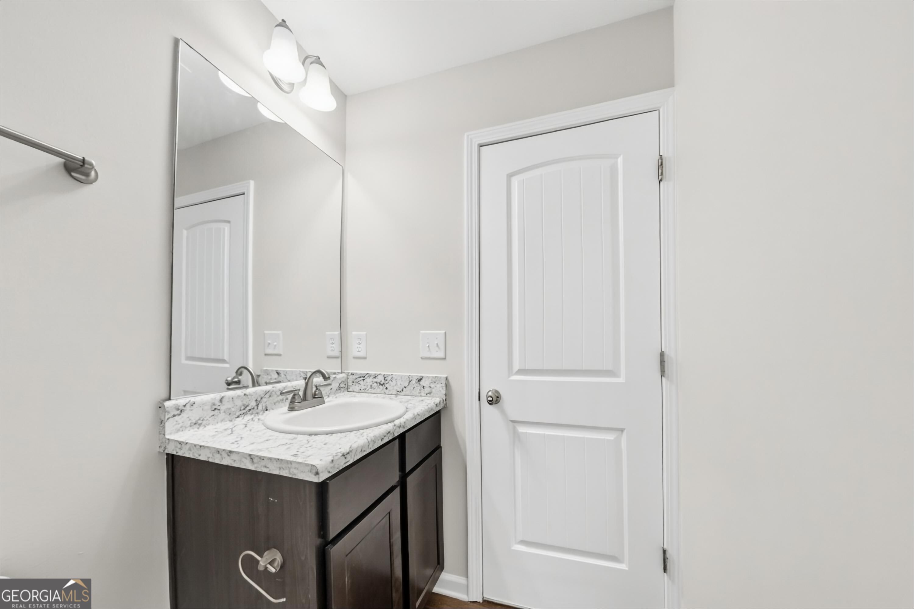 256 Leland Lane Property Photo 19