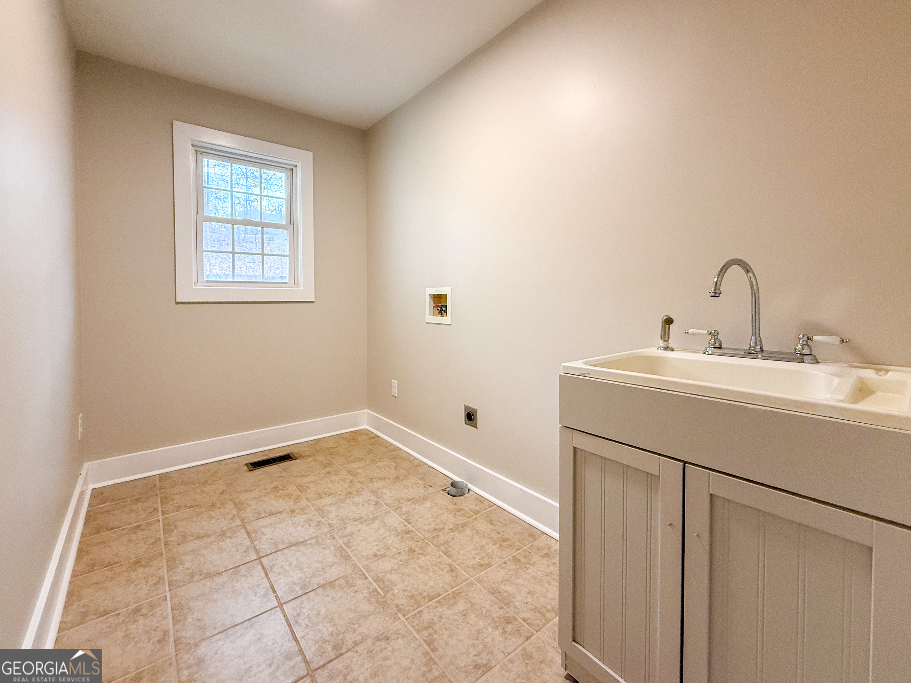 6980 Highway 115 E Property Photo 10