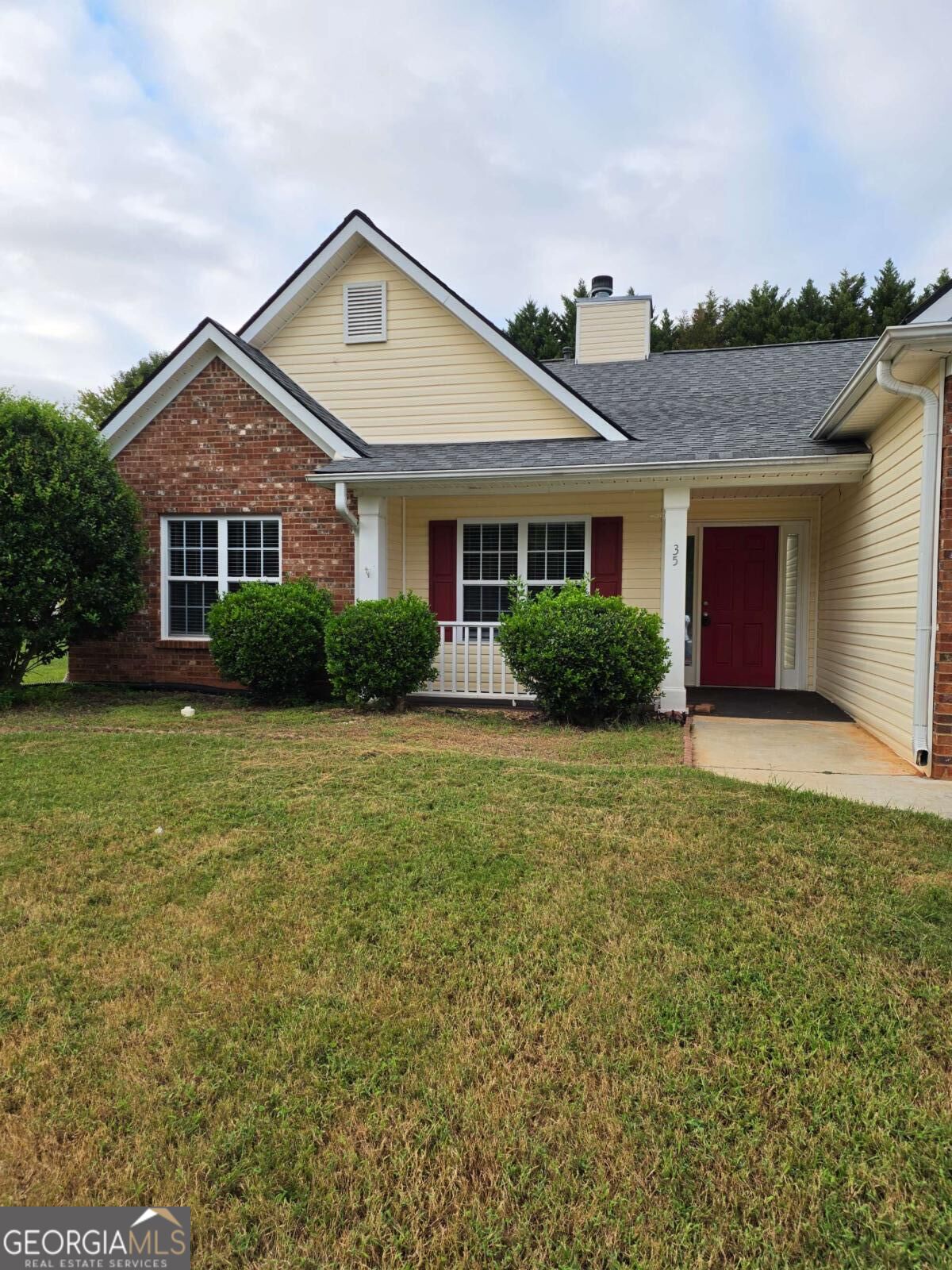 35 Montgomery Court Property Photo 2