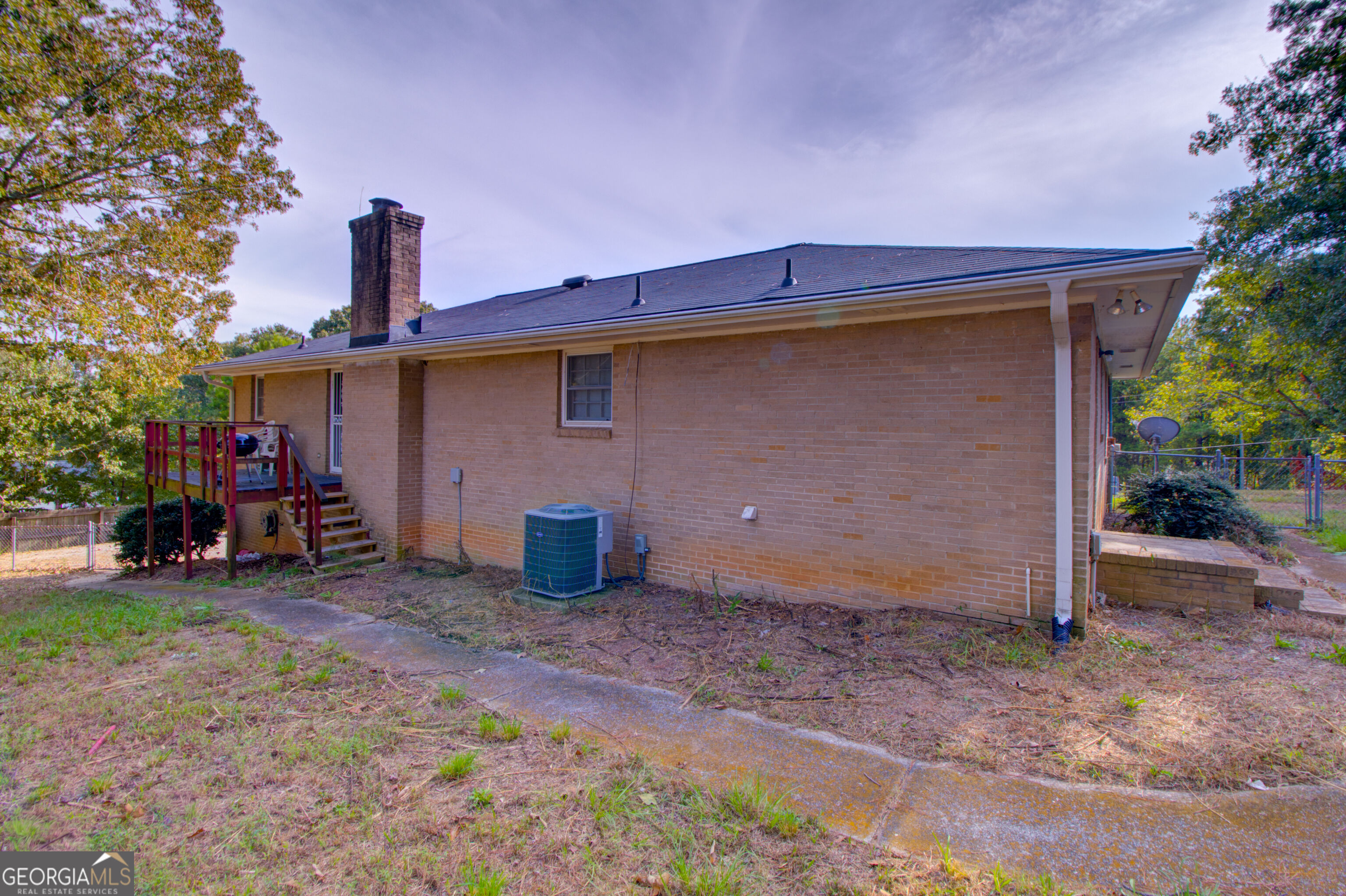 202 E Wright Street Property Photo 6