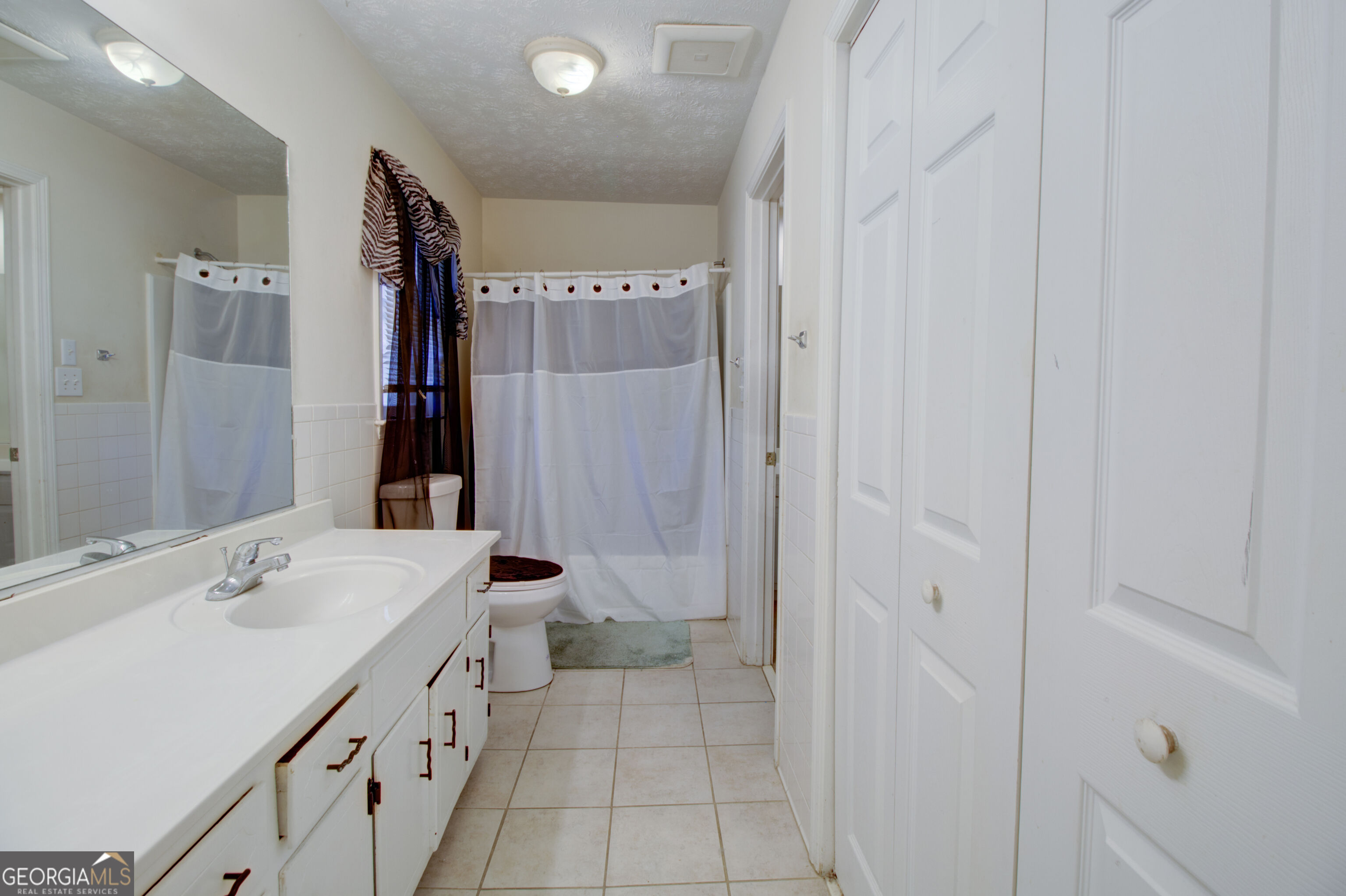 202 E Wright Street Property Photo 8