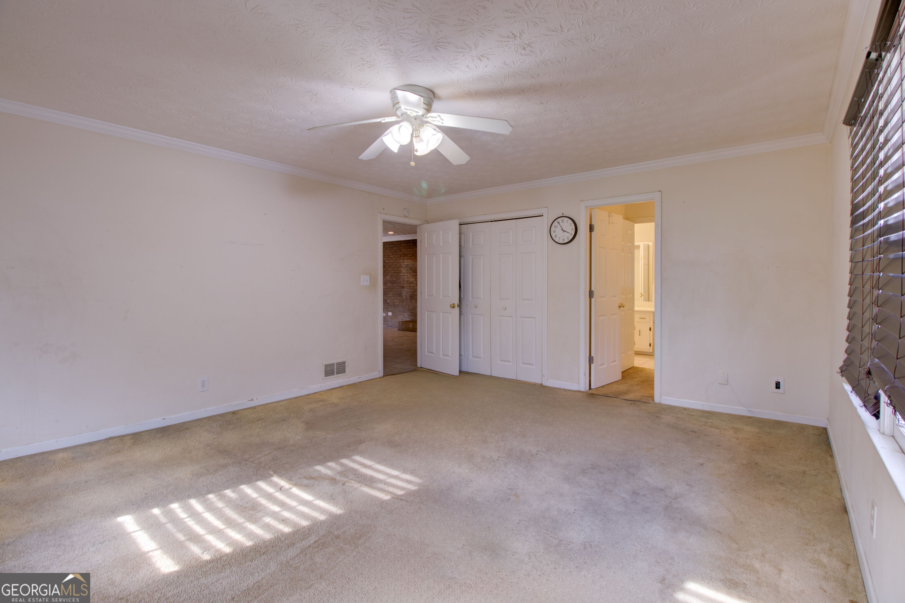 202 E Wright Street Property Photo 9