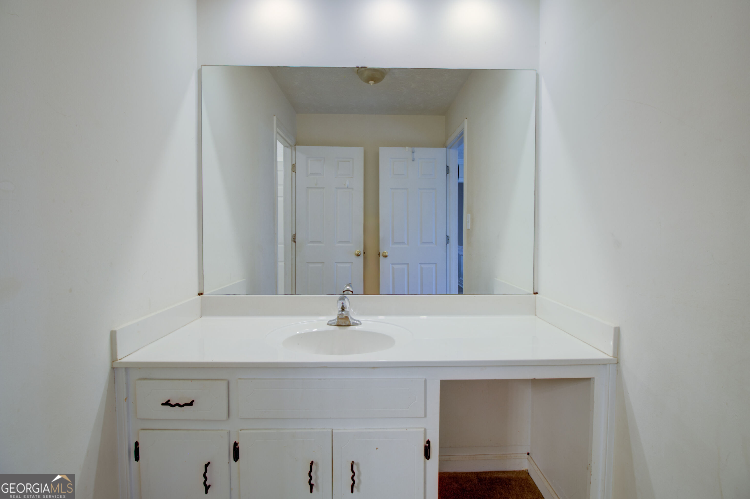 202 E Wright Street Property Photo 10