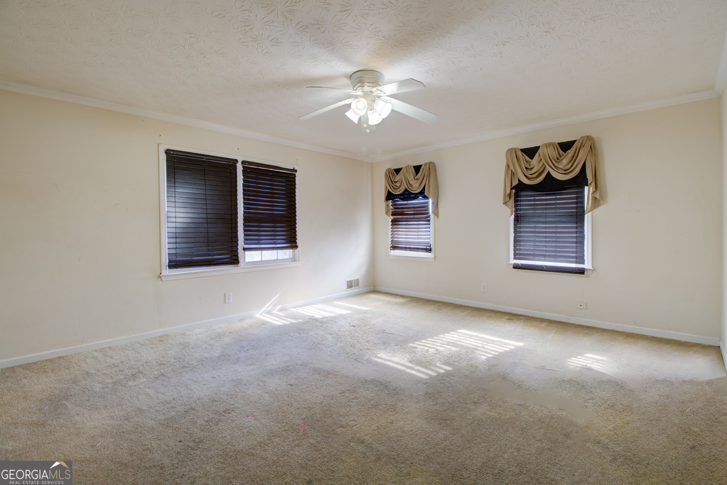 202 E Wright Street Property Photo 13