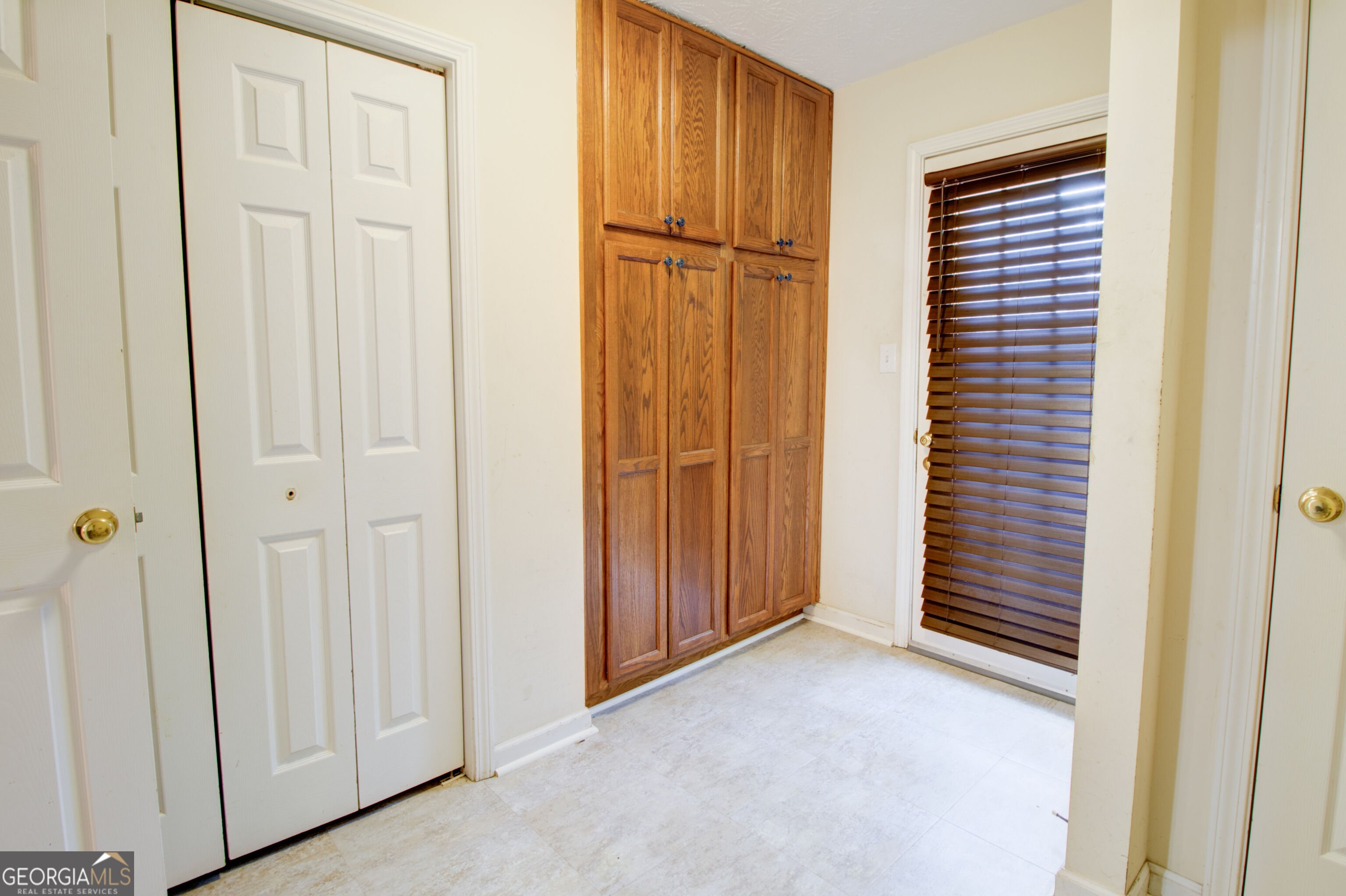 202 E Wright Street Property Photo 18