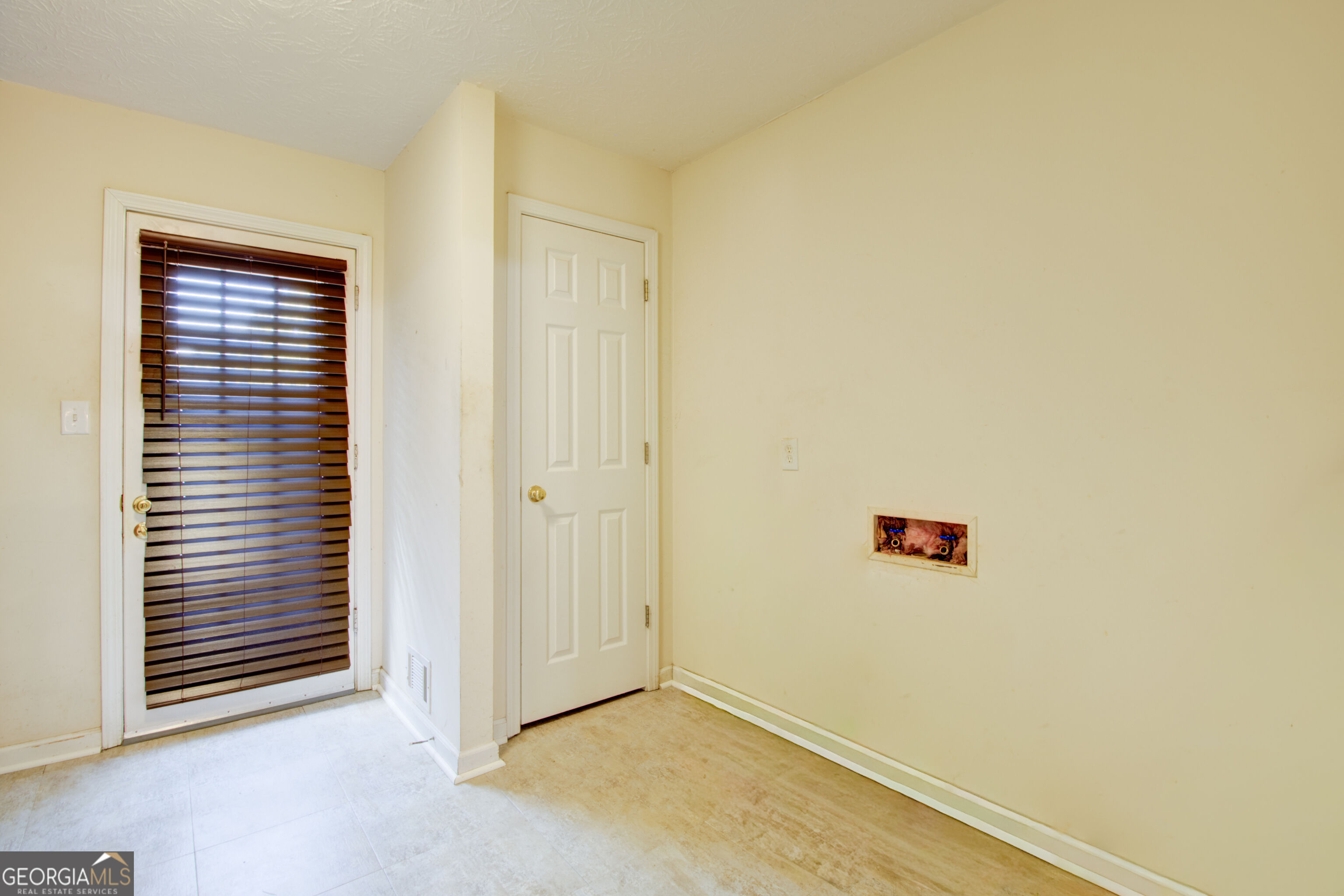 202 E Wright Street Property Photo 21