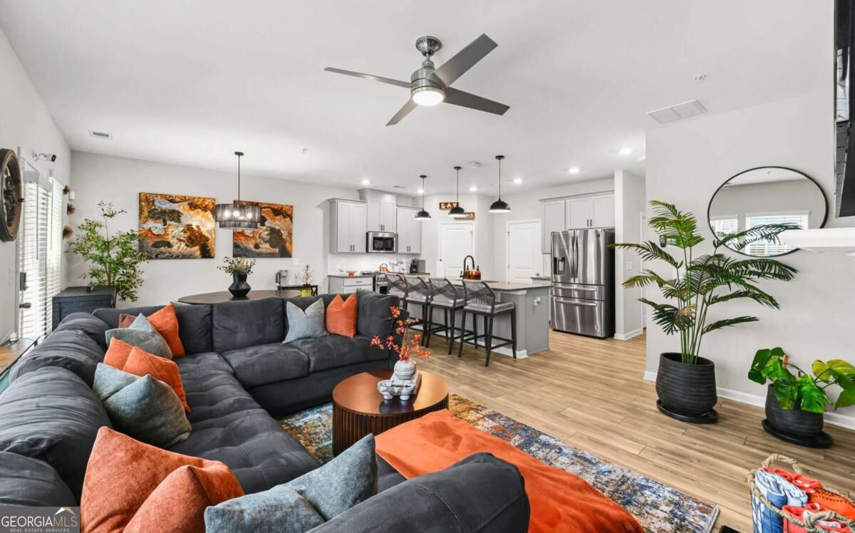 195 Senna Street Property Photo 8