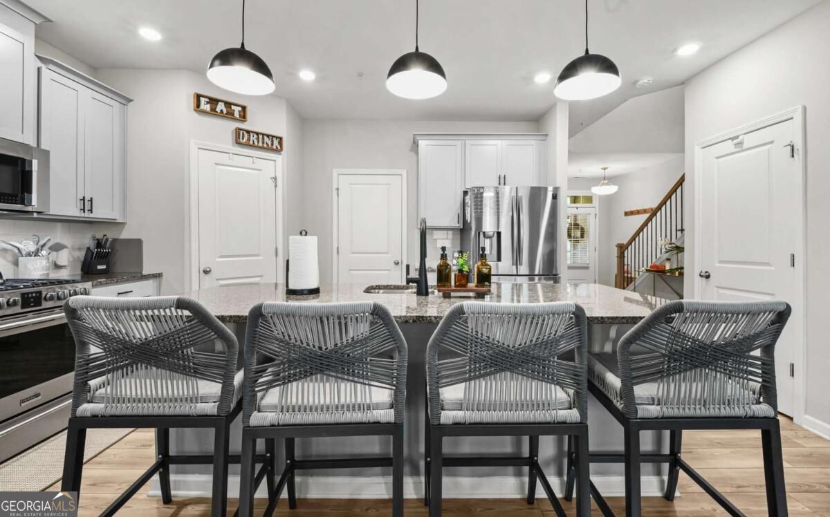 195 Senna Street Property Photo 11