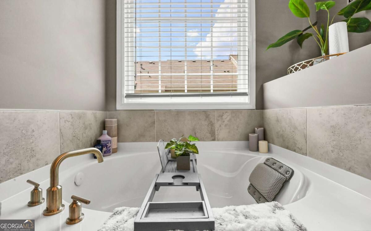 195 Senna Street Property Photo 25