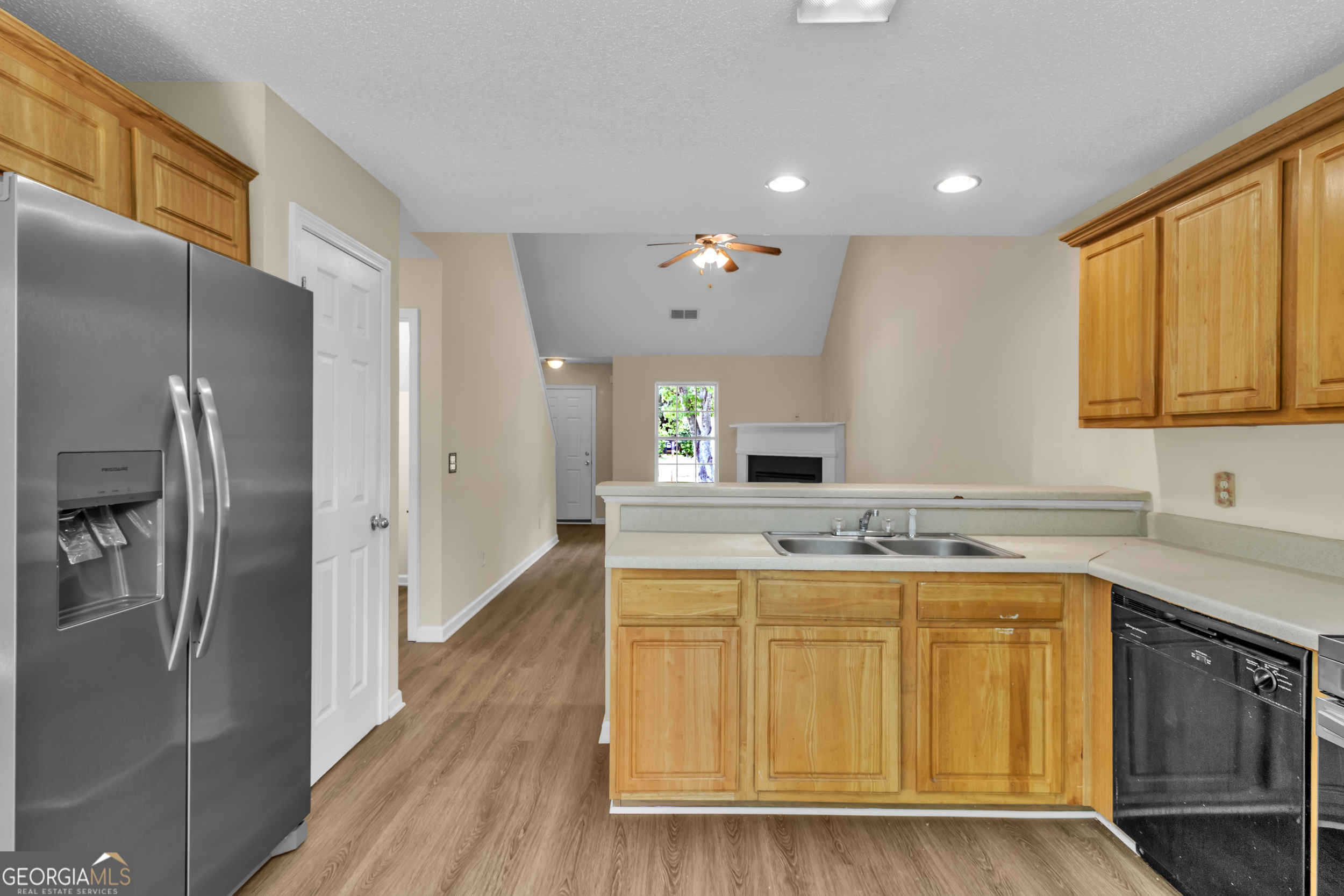 167 London Drive Property Photo 2