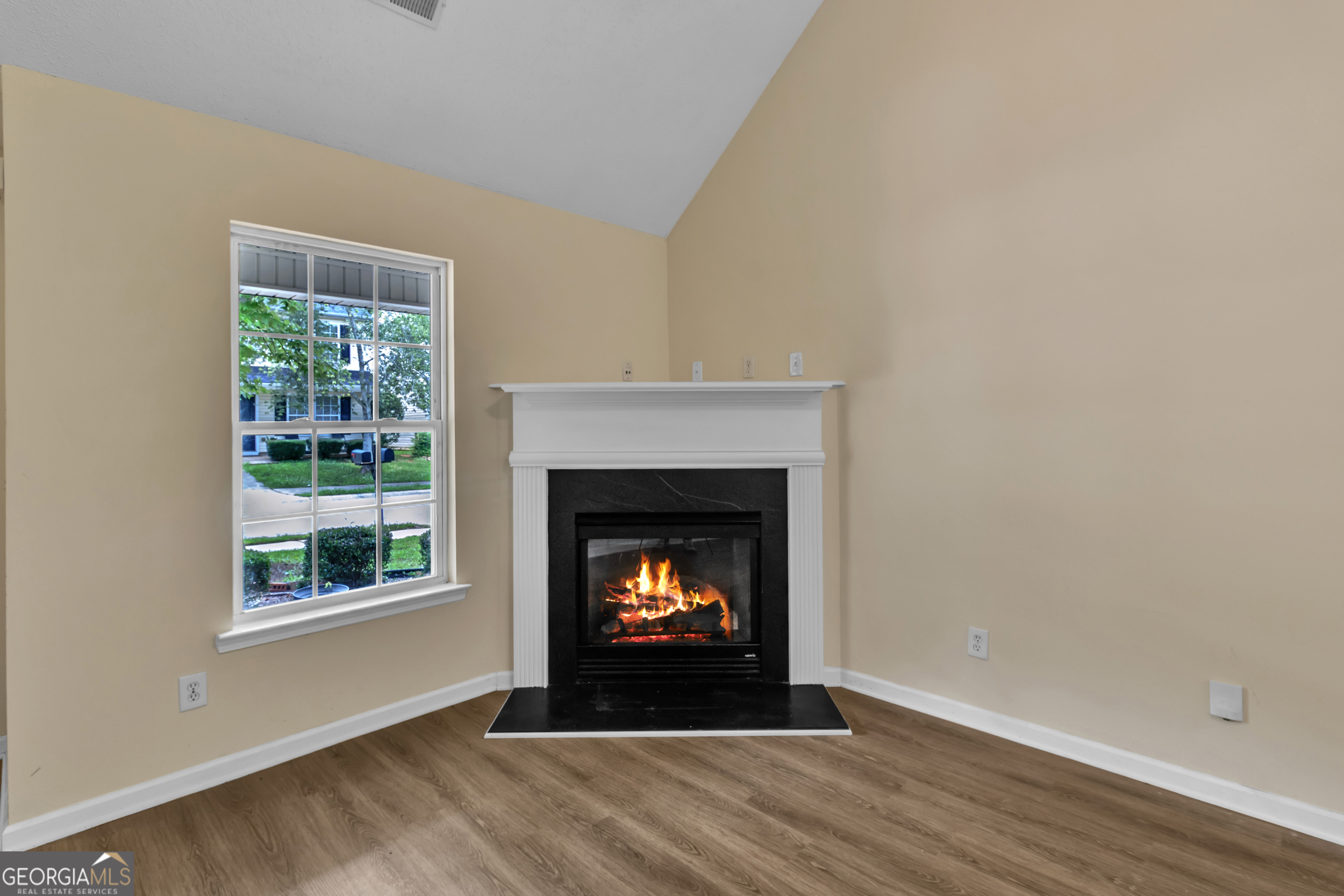 167 London Drive Property Photo 3