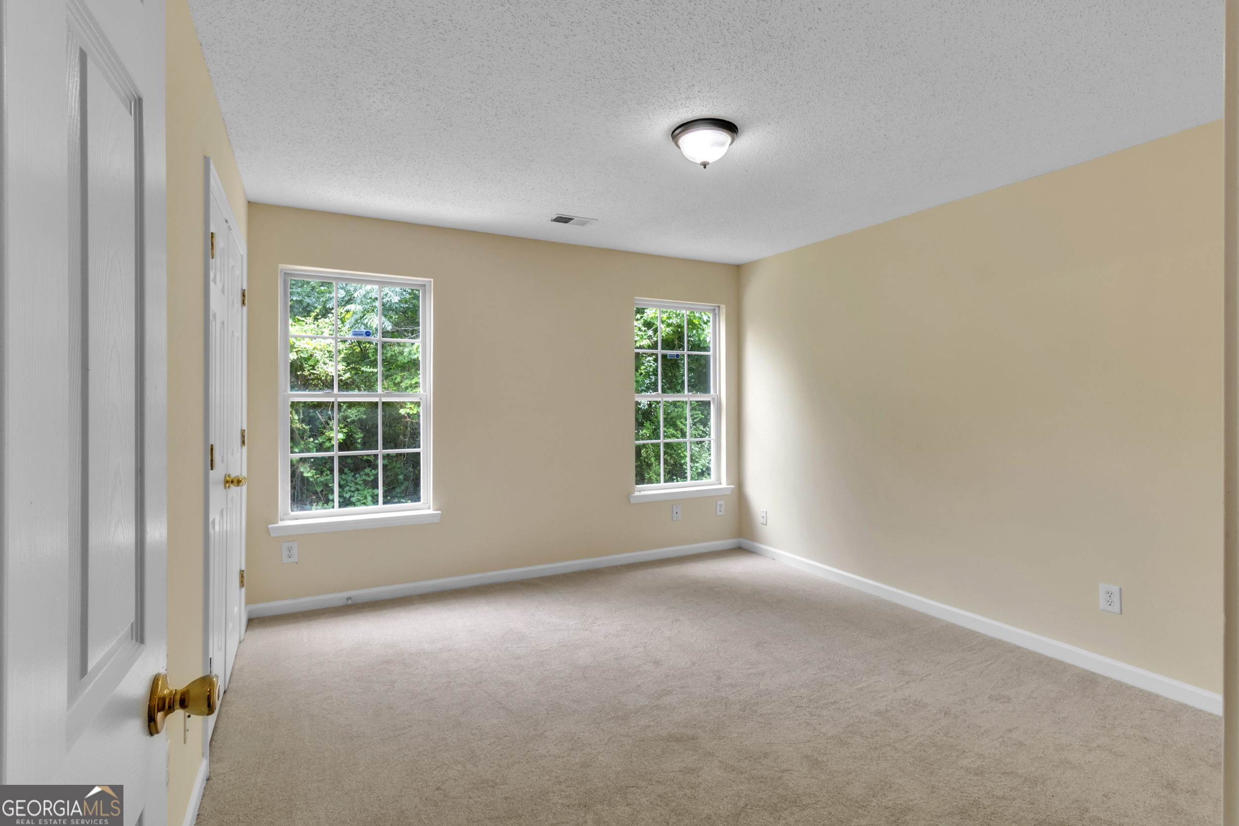 167 London Drive Property Photo 13