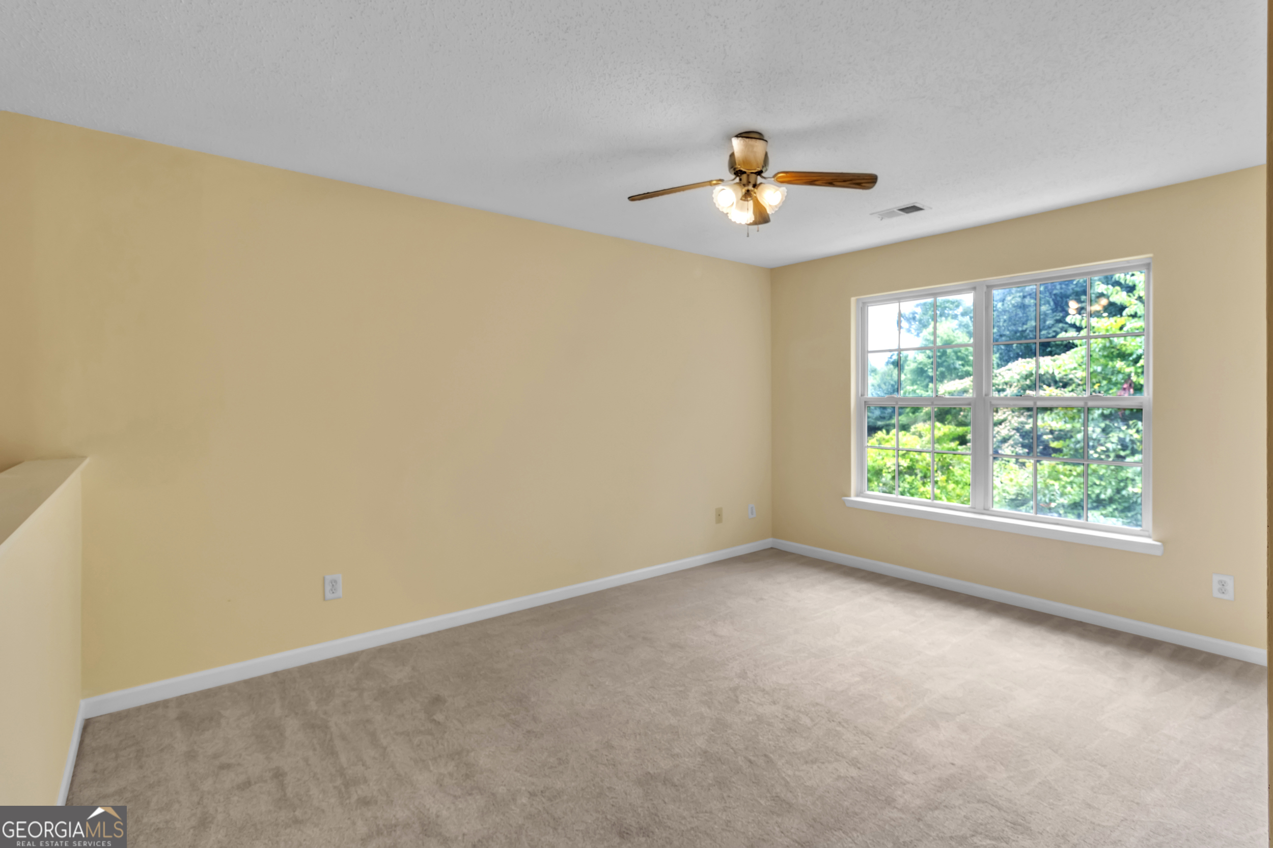 167 London Drive Property Photo 16
