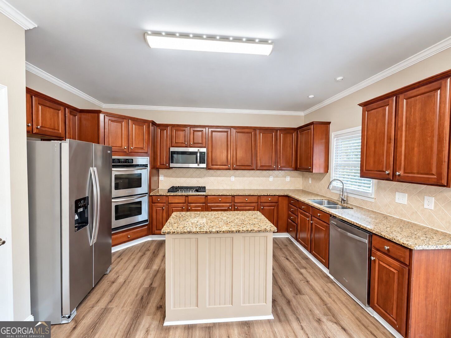 90 Whitegrass Way Property Photo 13