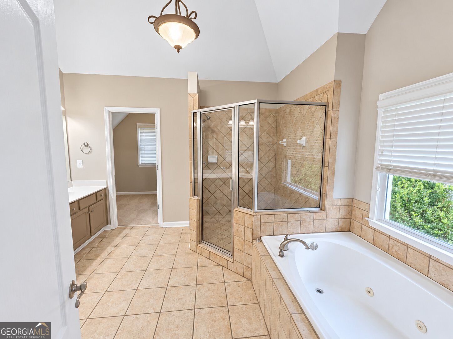 90 Whitegrass Way Property Photo 18