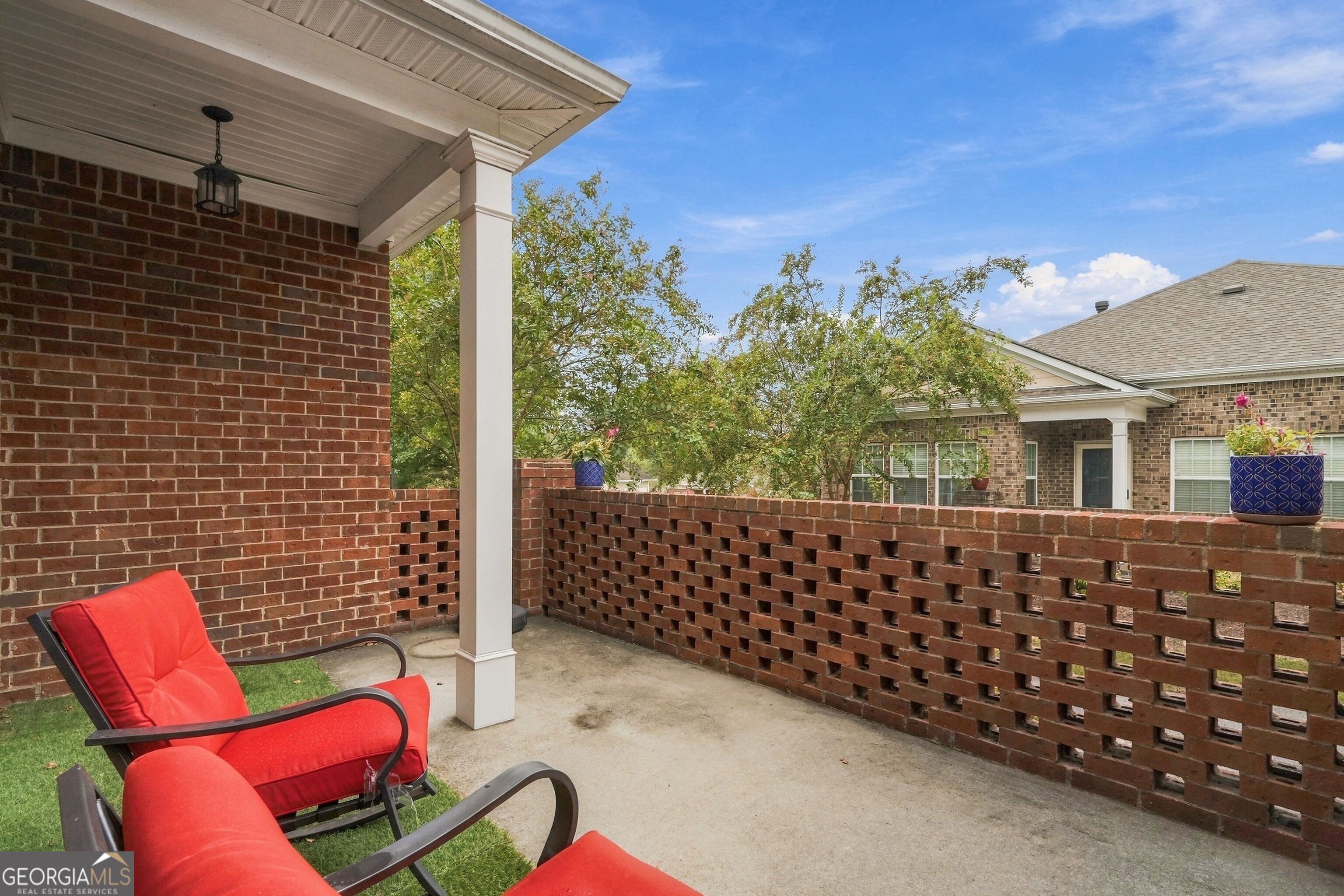 341 Villa Park Circle Property Photo 3