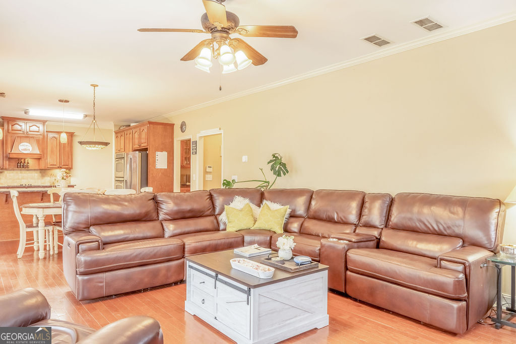209 Suffolk Way Property Photo 19