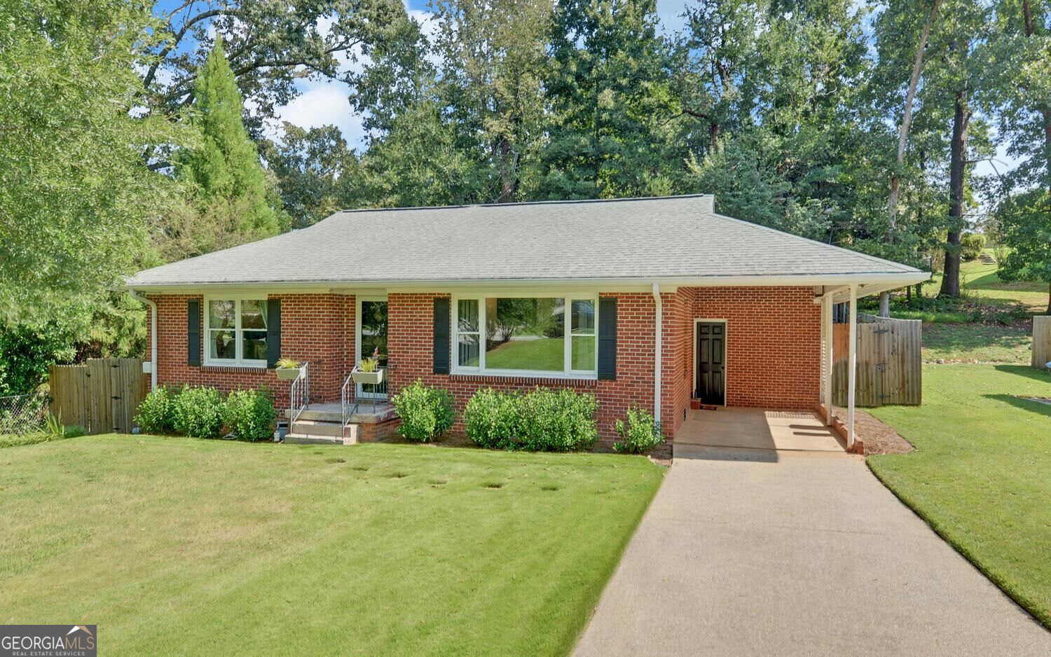 1398 Cumberland Drive Property Photo 1