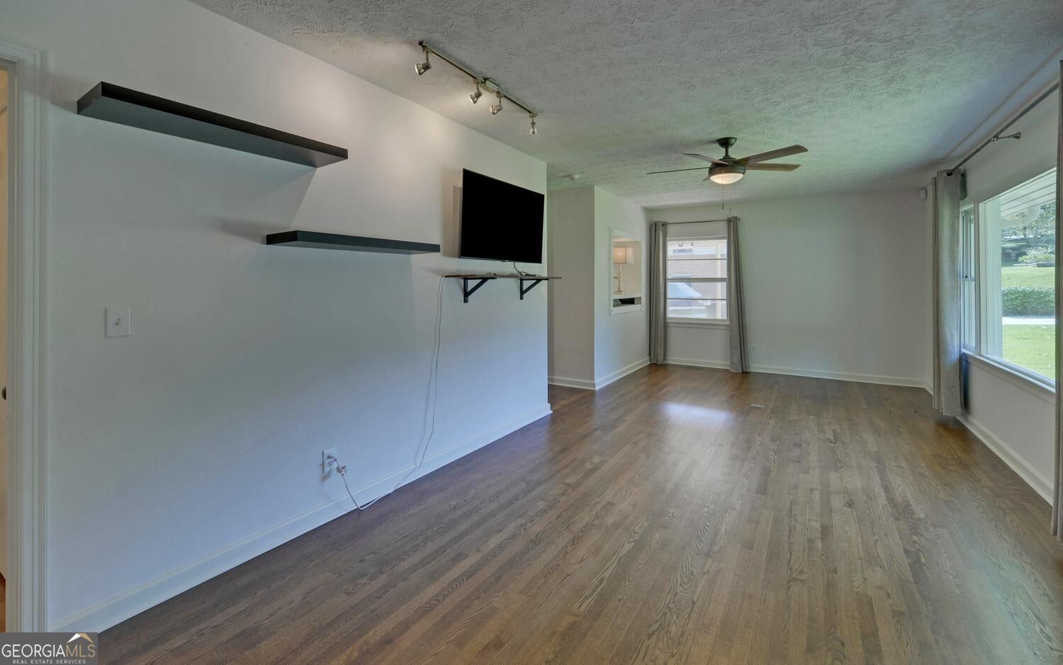 1398 Cumberland Drive Property Photo 4