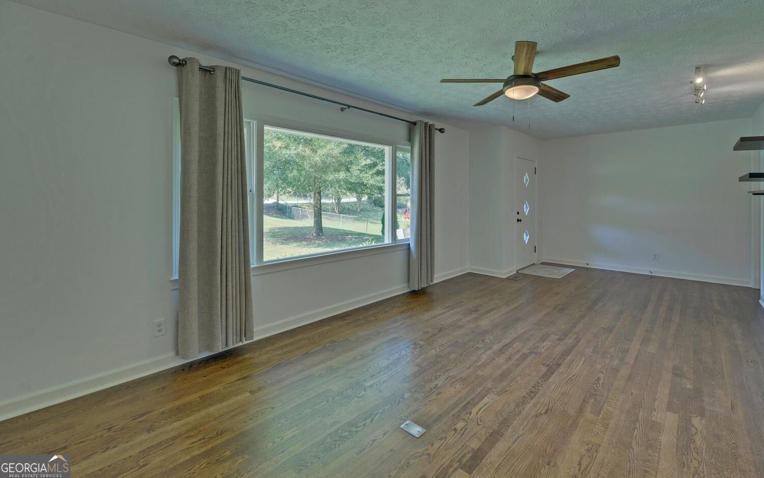 1398 Cumberland Drive Property Photo 5