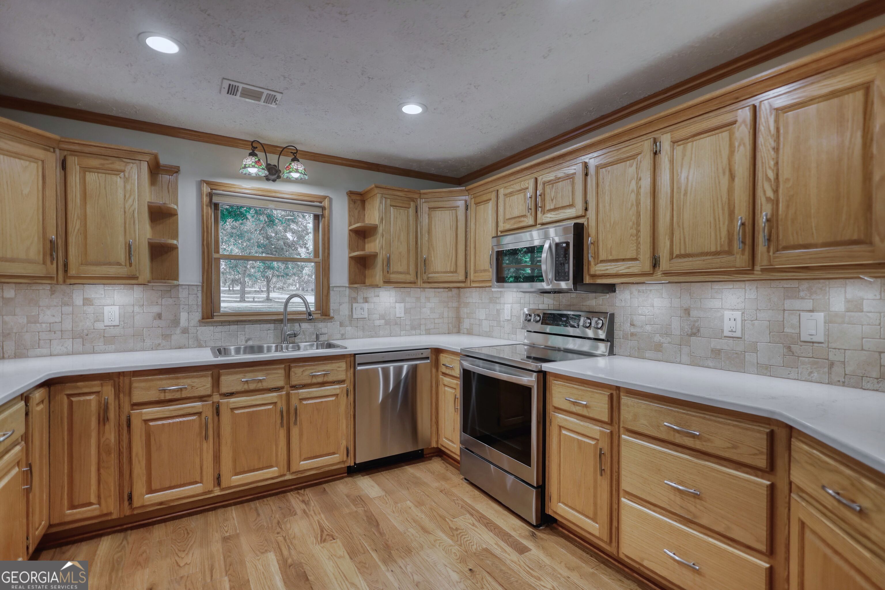 647 E Mays Road Property Photo 14