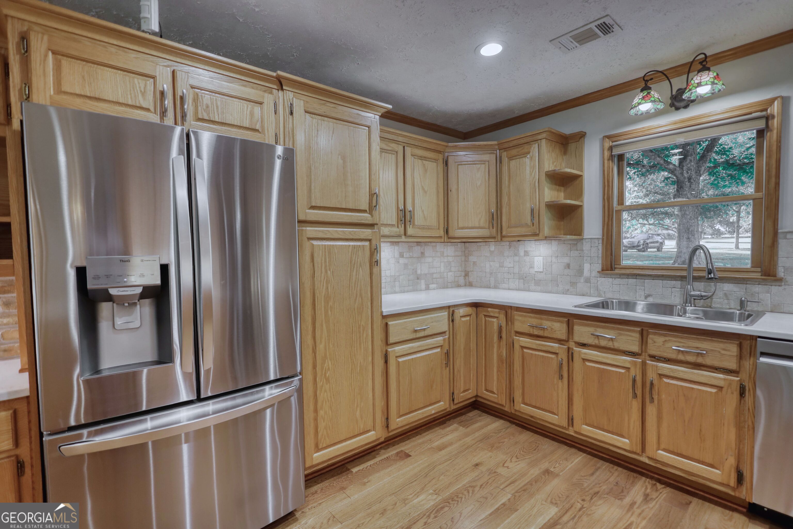647 E Mays Road Property Photo 15