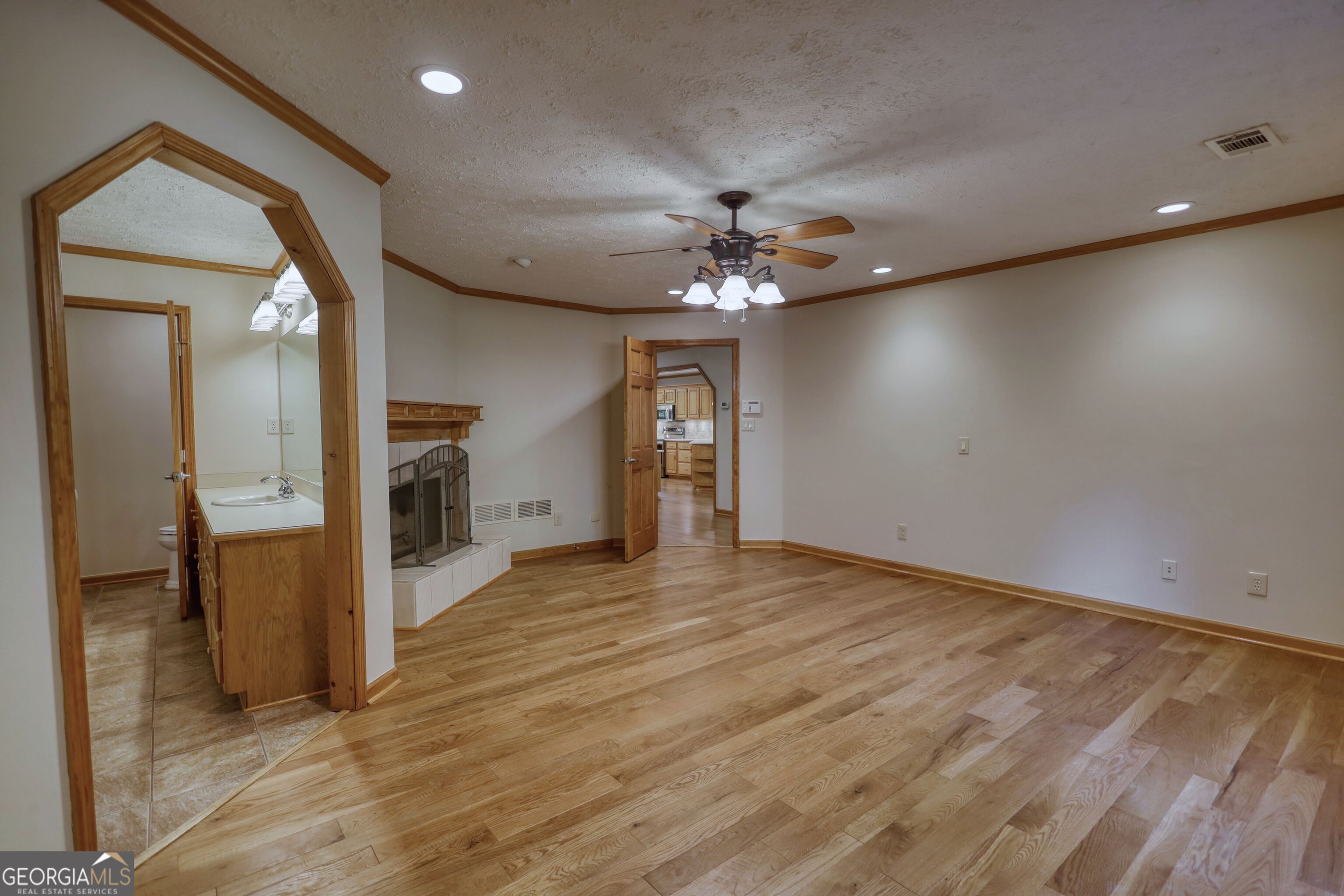 647 E Mays Road Property Photo 27