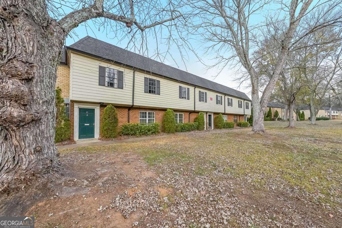 400 Winding River Drive Property Photo 4