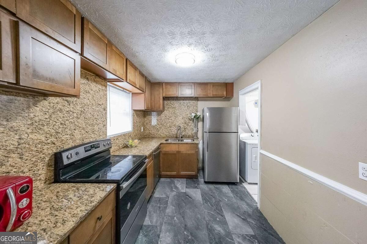 400 Winding River Drive Property Photo 10