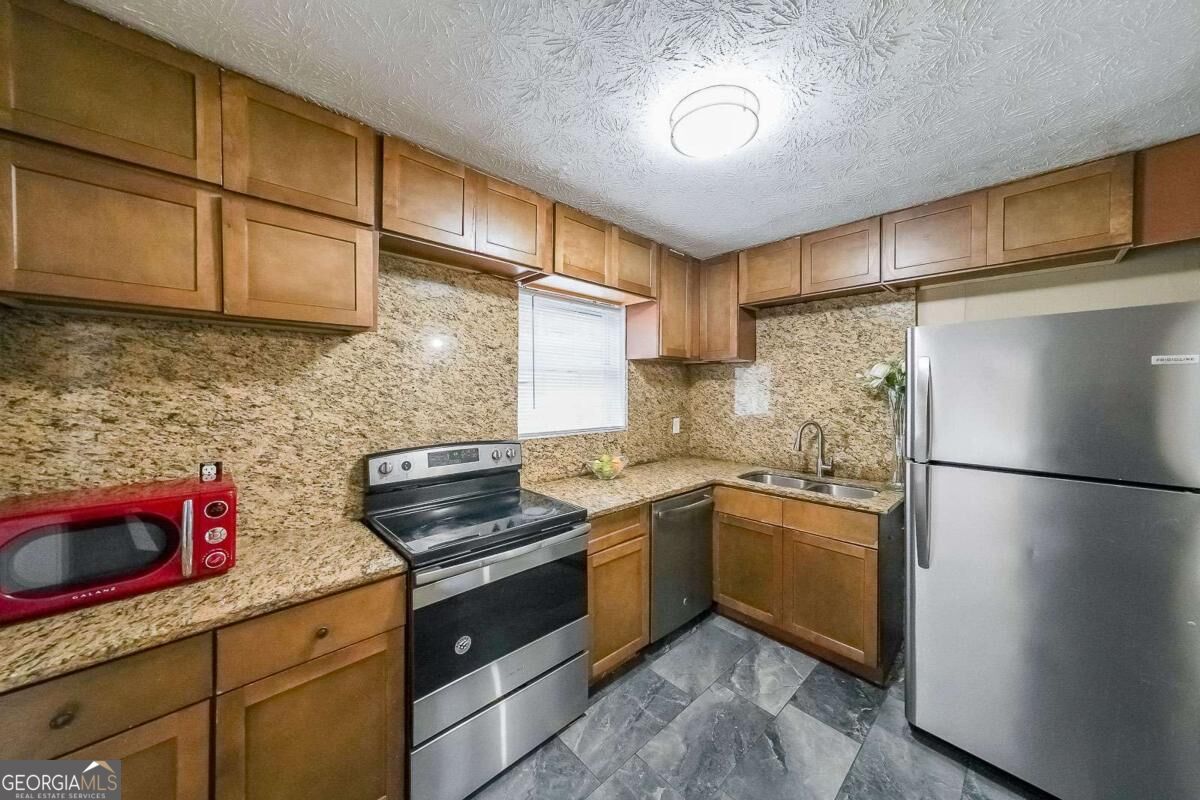 400 Winding River Drive Property Photo 11