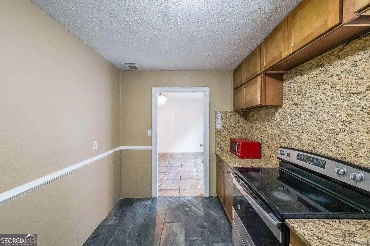 400 Winding River Drive Property Photo 14