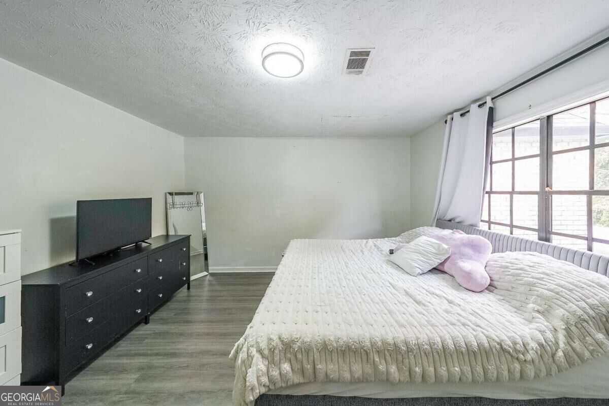 400 Winding River Drive Property Photo 17