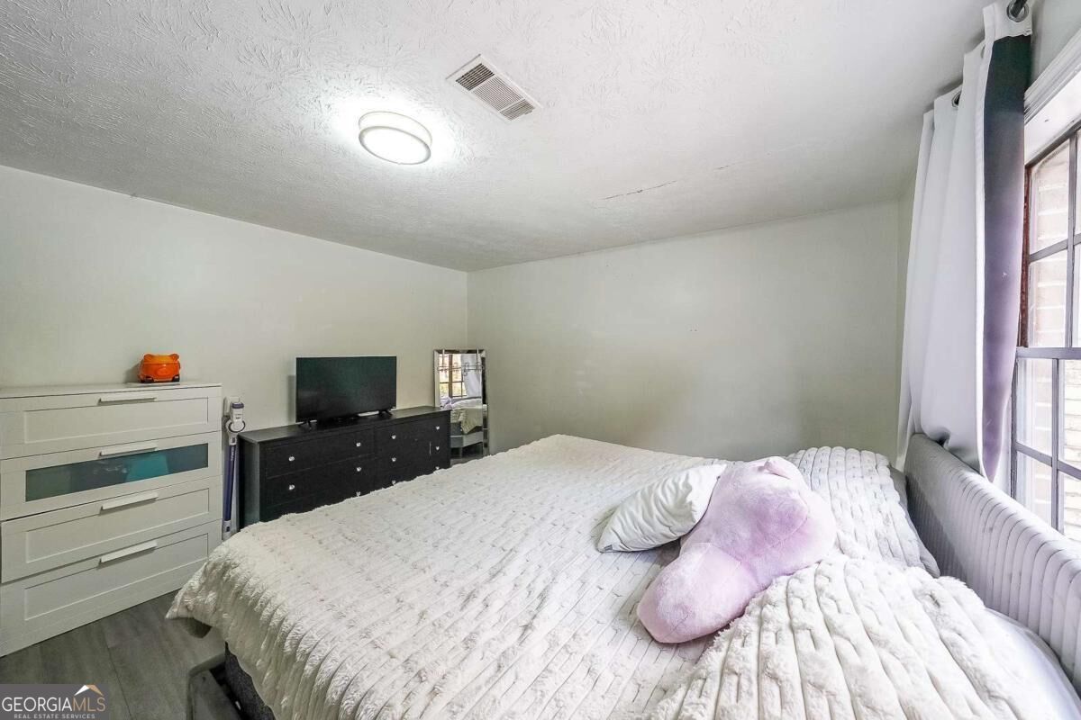 400 Winding River Drive Property Photo 18