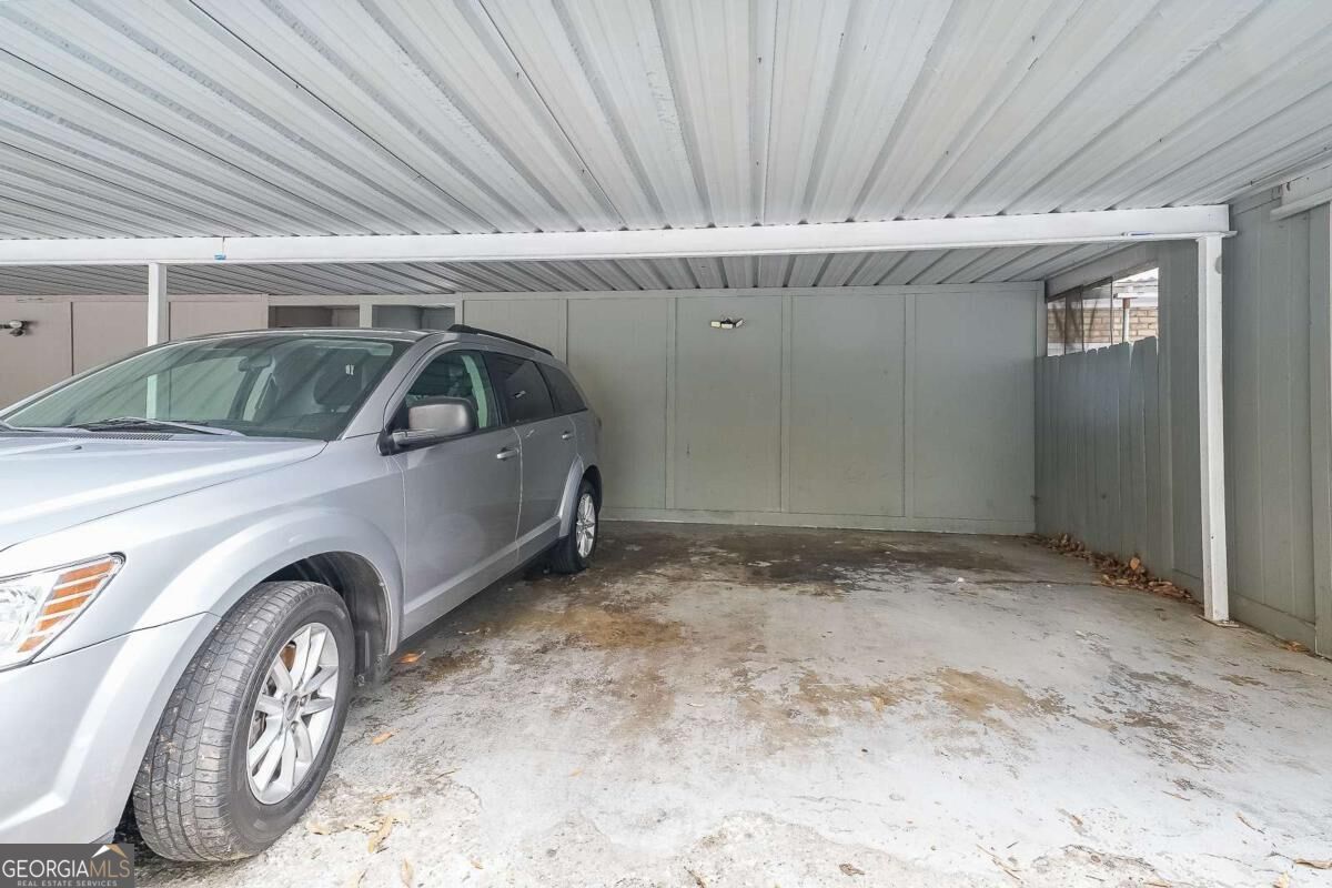 400 Winding River Drive Property Photo 28