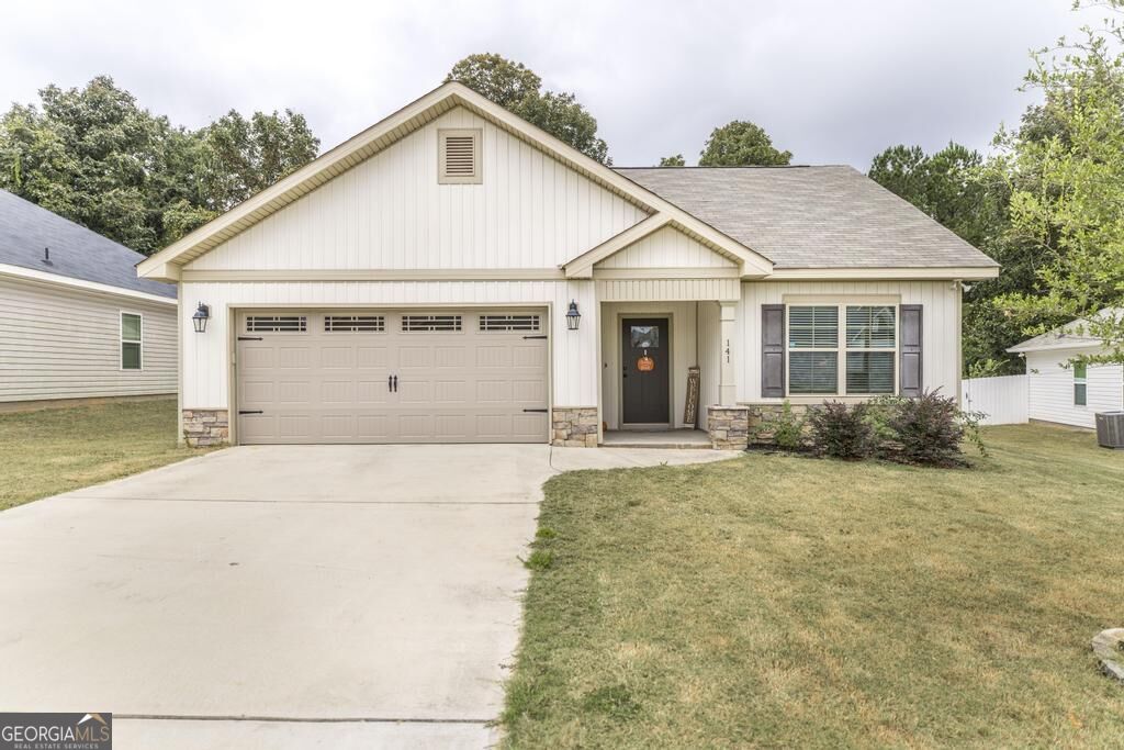 141 Red Tail Circle Property Photo 1