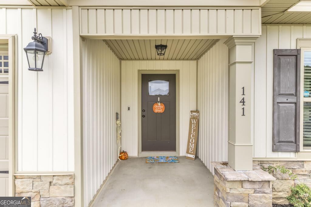 141 Red Tail Circle Property Photo 2