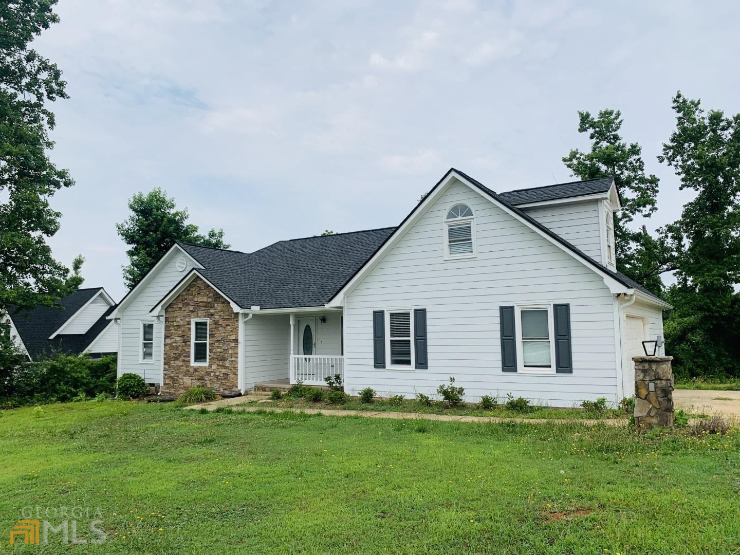 61 Garden Hills Drive Property Photo 1