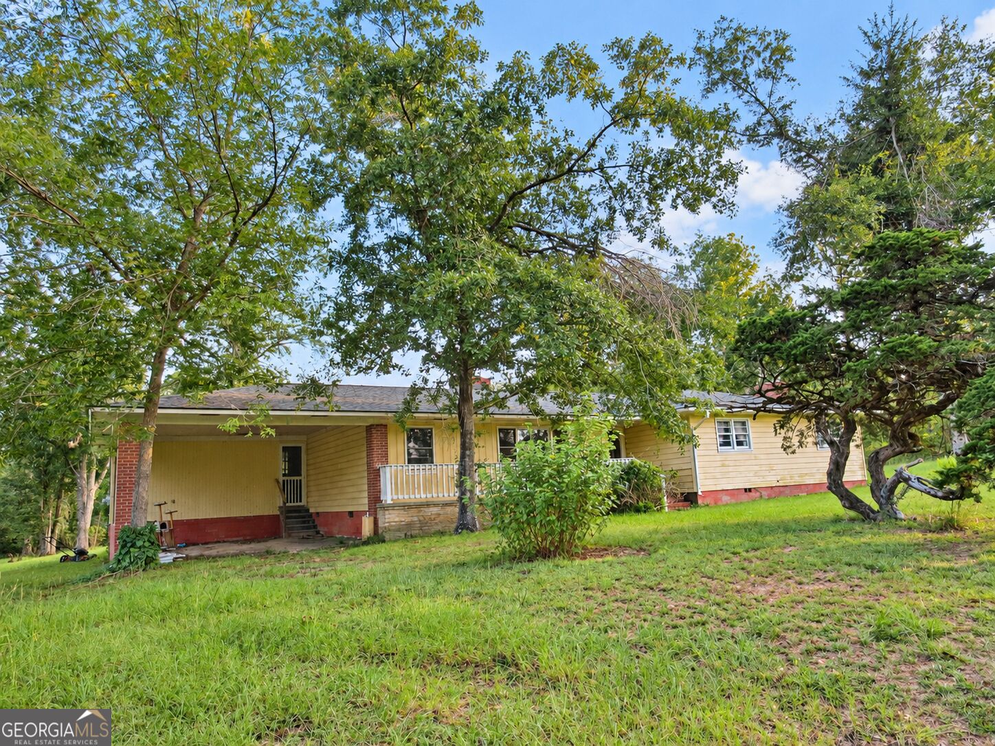 709 Bob Sharpe Rd Property Photo 1