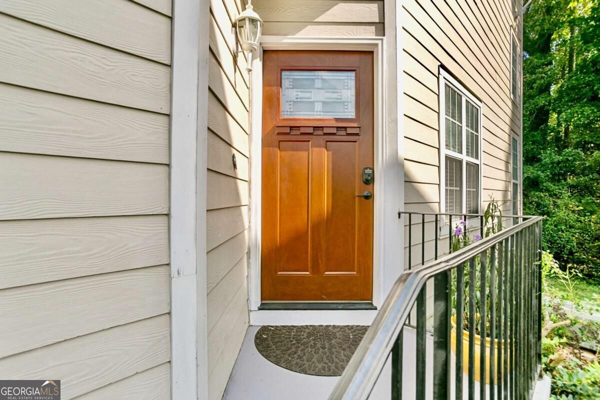 2505 Thorngate Drive Property Photo 4
