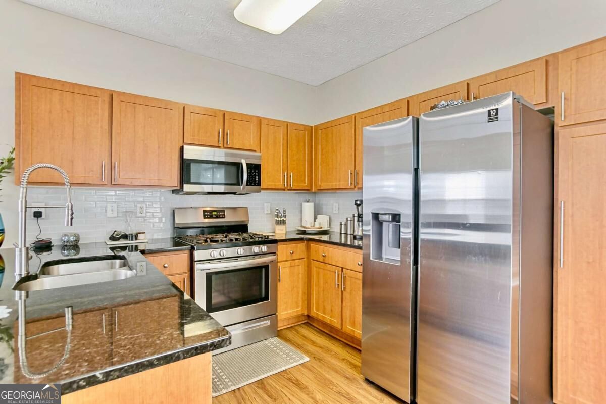 2505 Thorngate Drive Property Photo 13