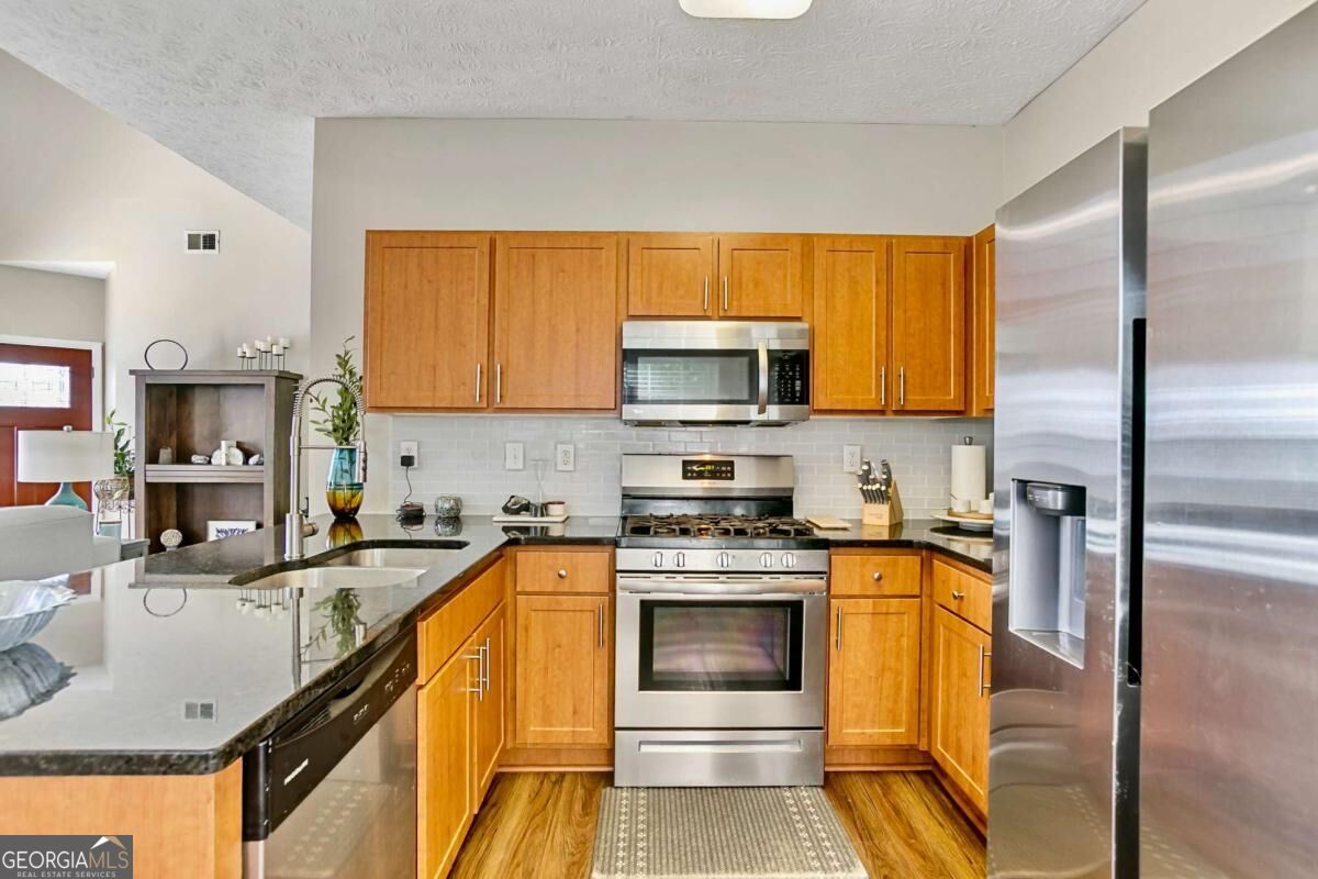 2505 Thorngate Drive Property Photo 14