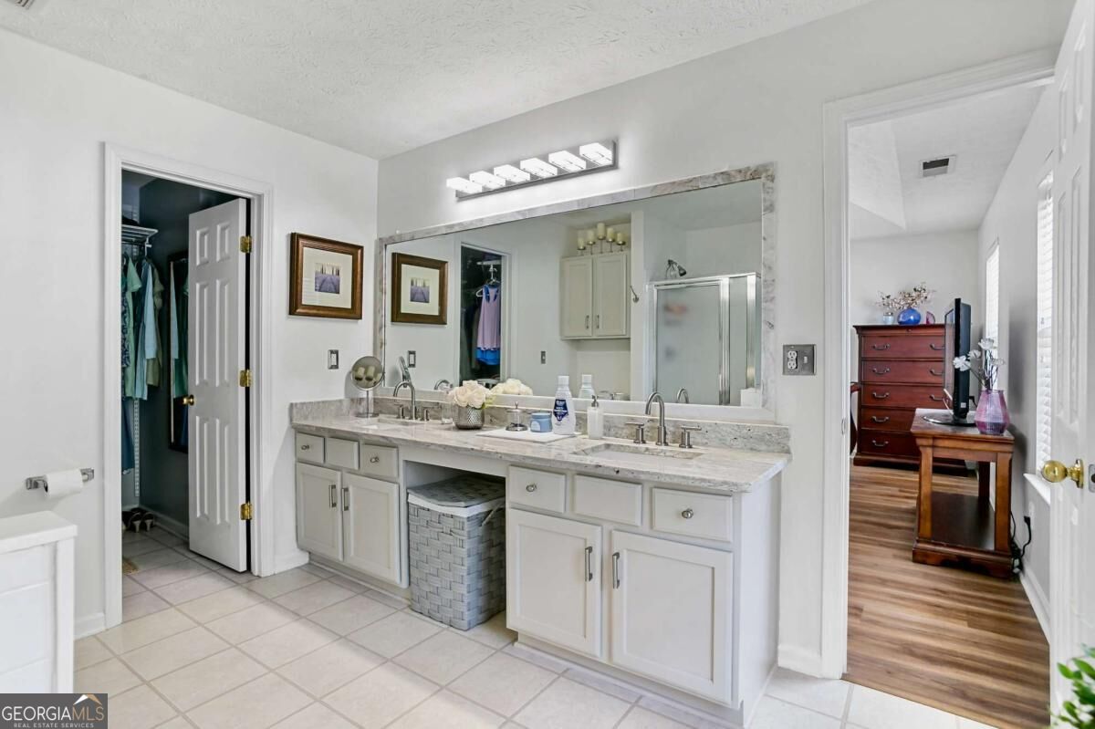 2505 Thorngate Drive Property Photo 21