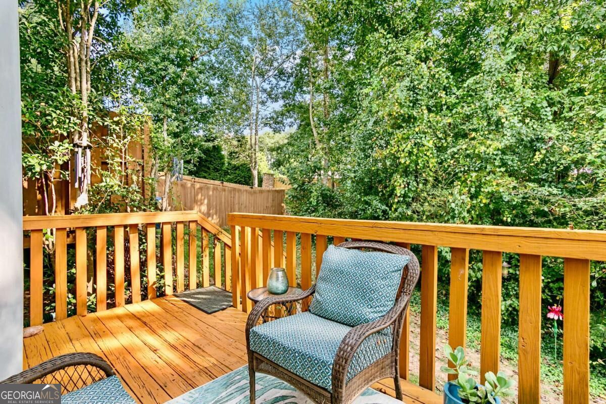 2505 Thorngate Drive Property Photo 27