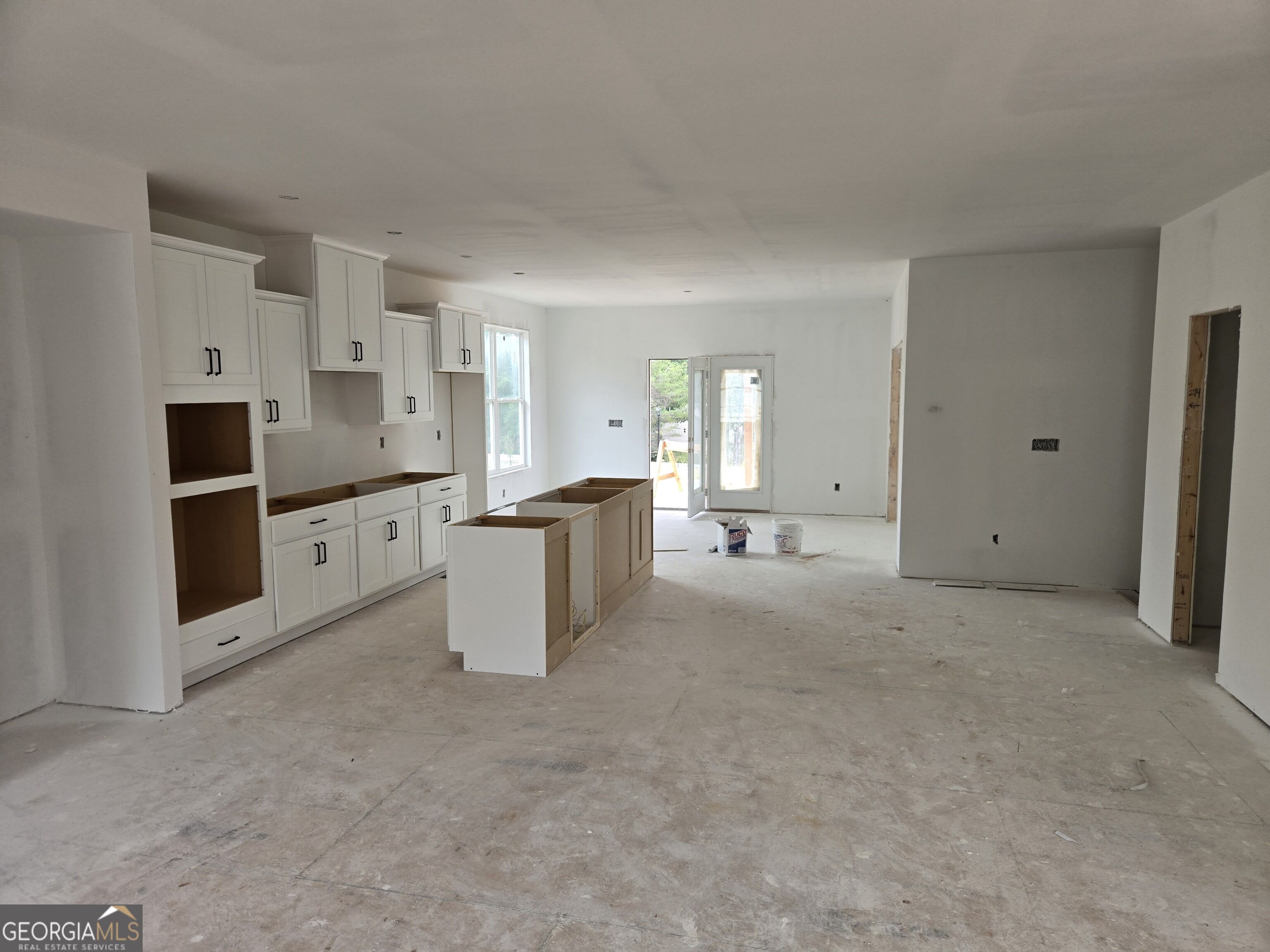 983 Homepark Circle Property Photo 5