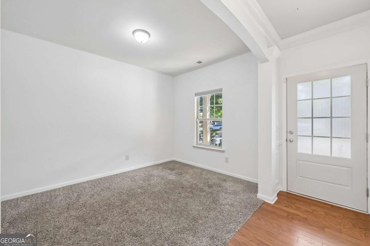 708 Pineglen Drive Property Photo 2